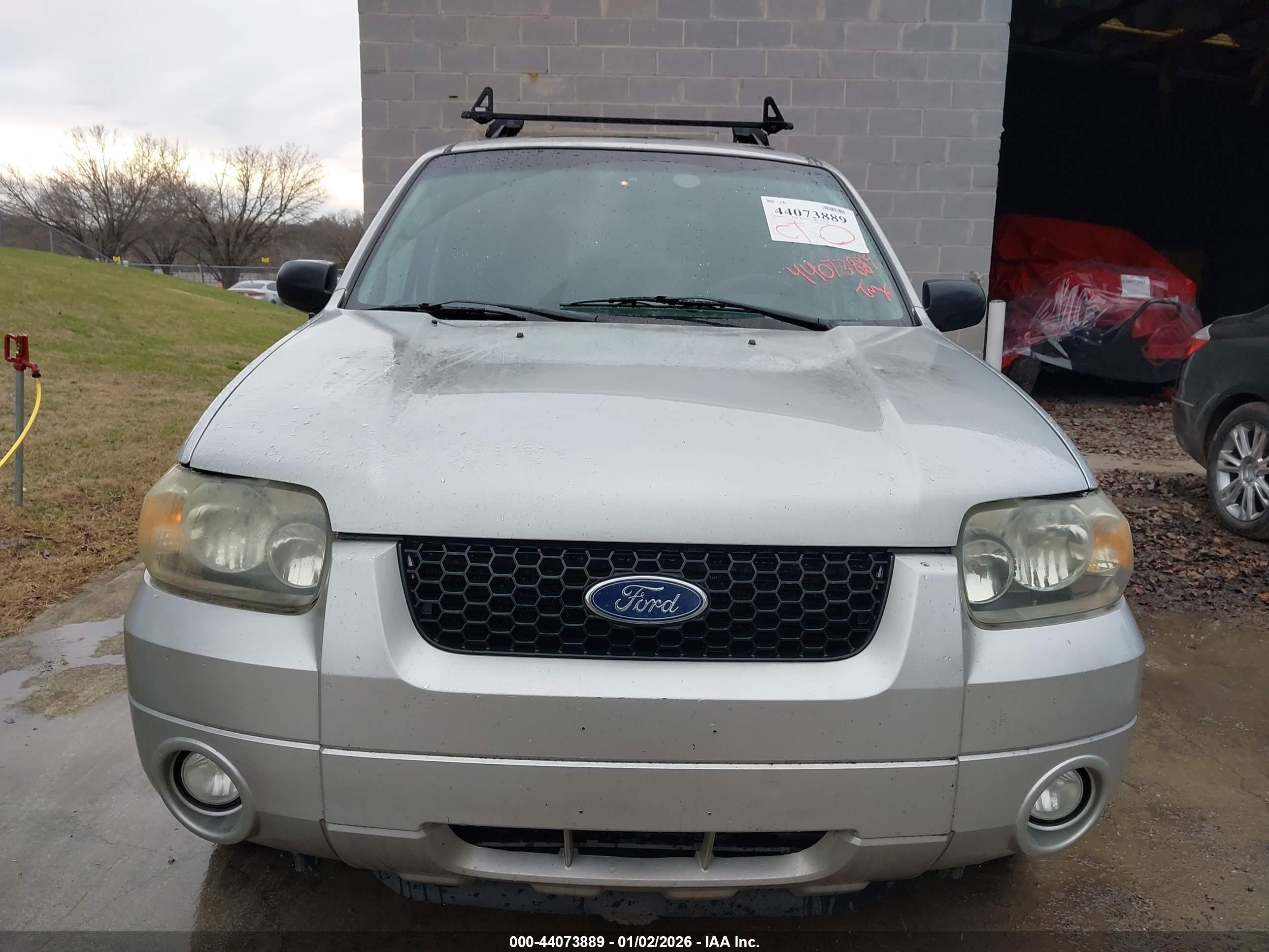 FORD ESCAPE image 6