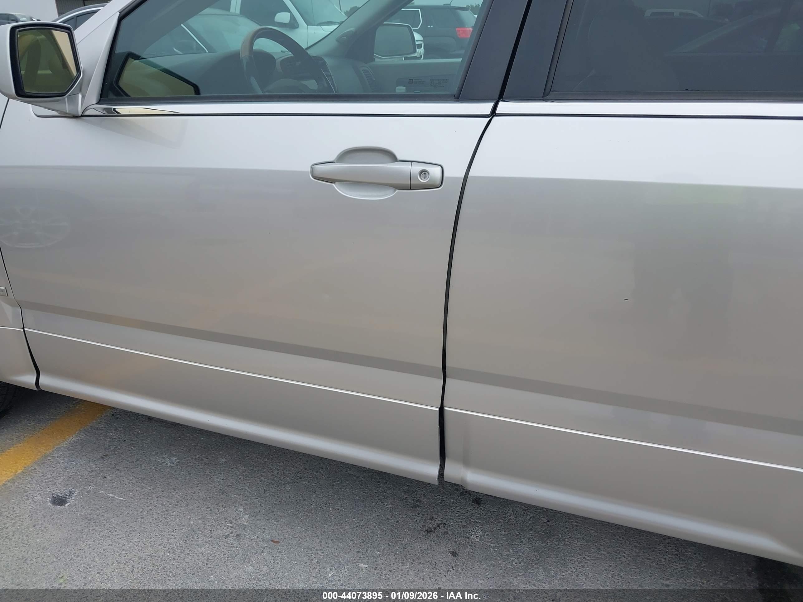 CADILLAC SRX image 6