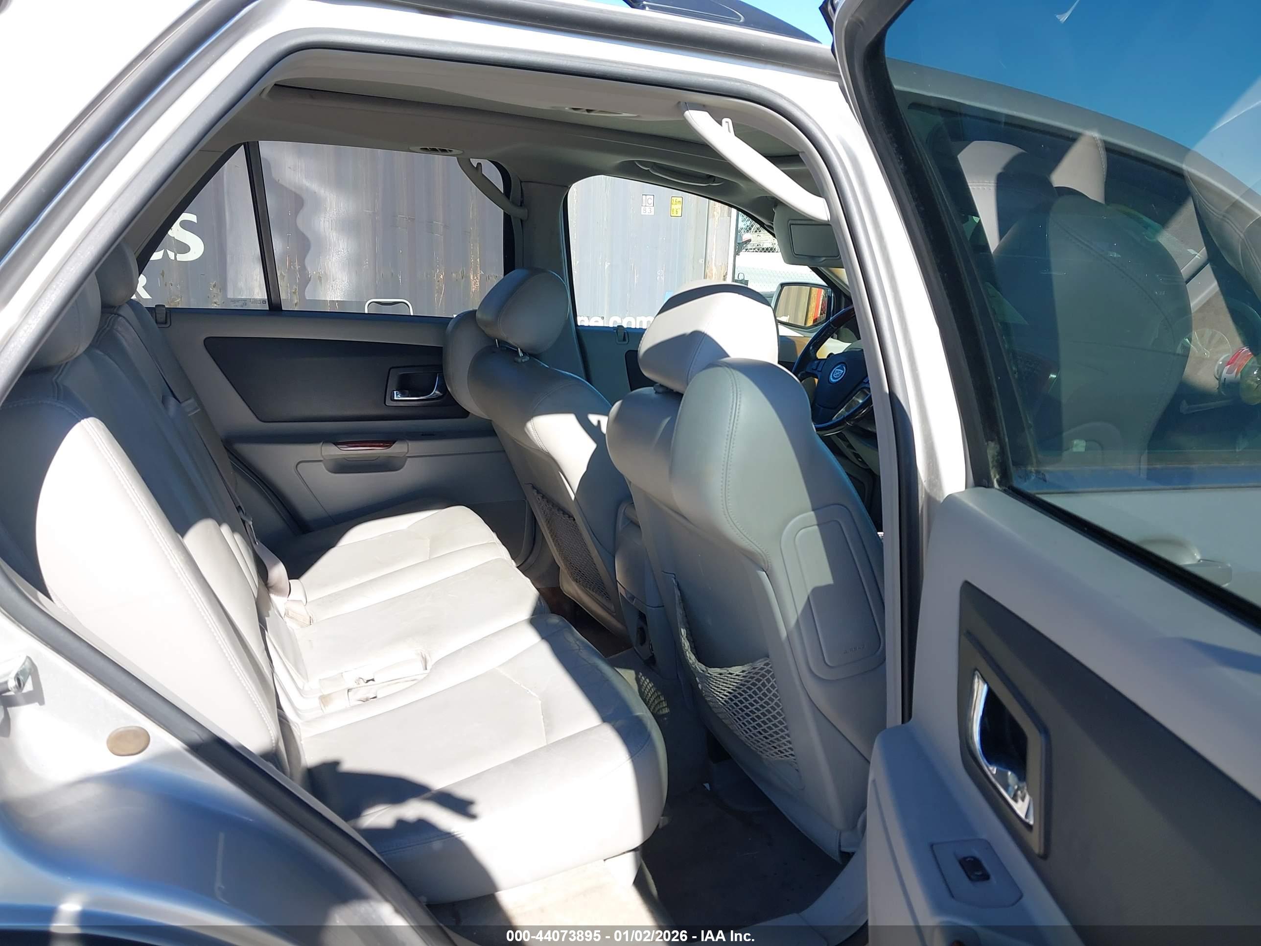 CADILLAC SRX image 8