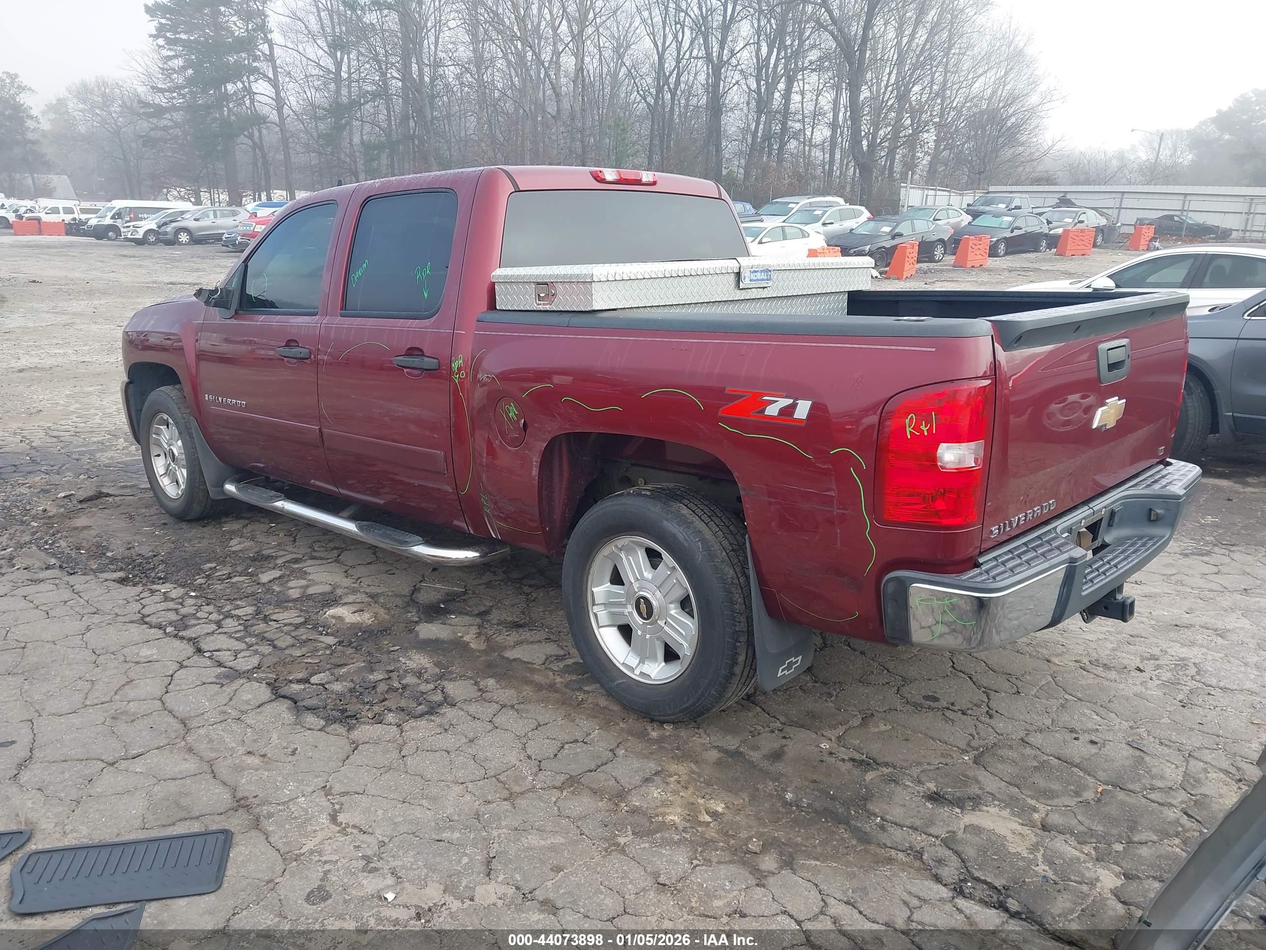CHEVROLET SILVERADO image 3