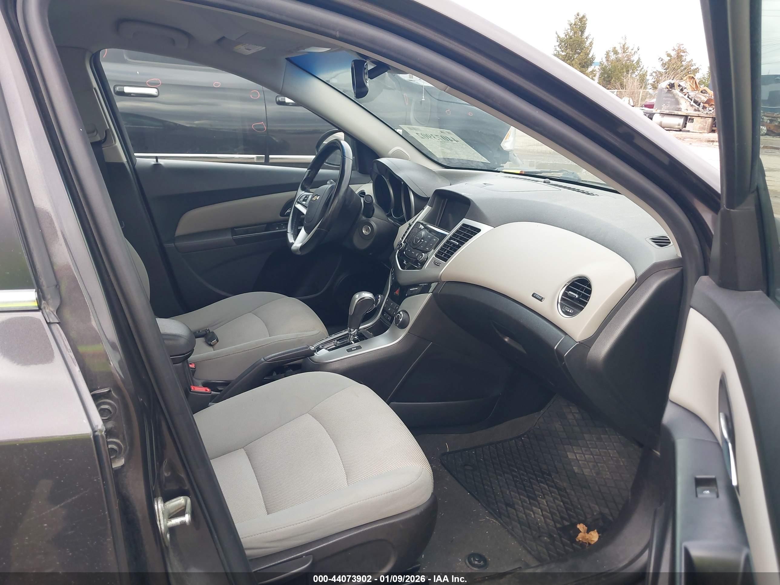 CHEVROLET CRUZE image 5