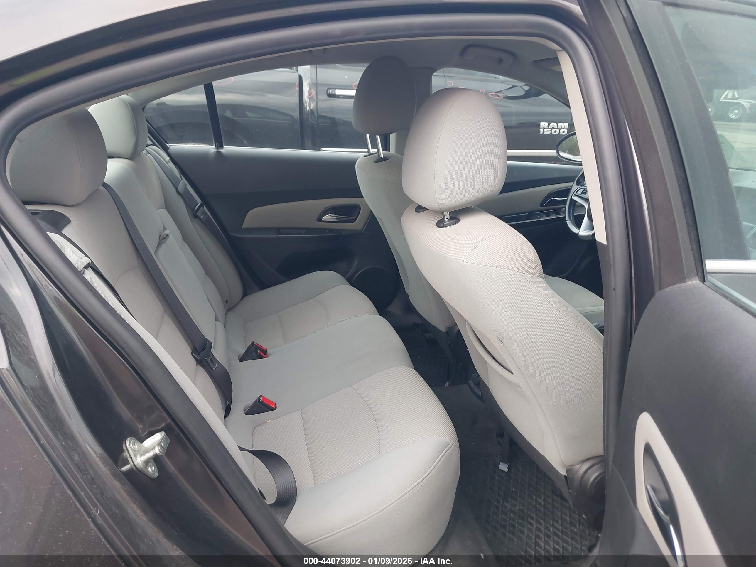 CHEVROLET CRUZE image 8