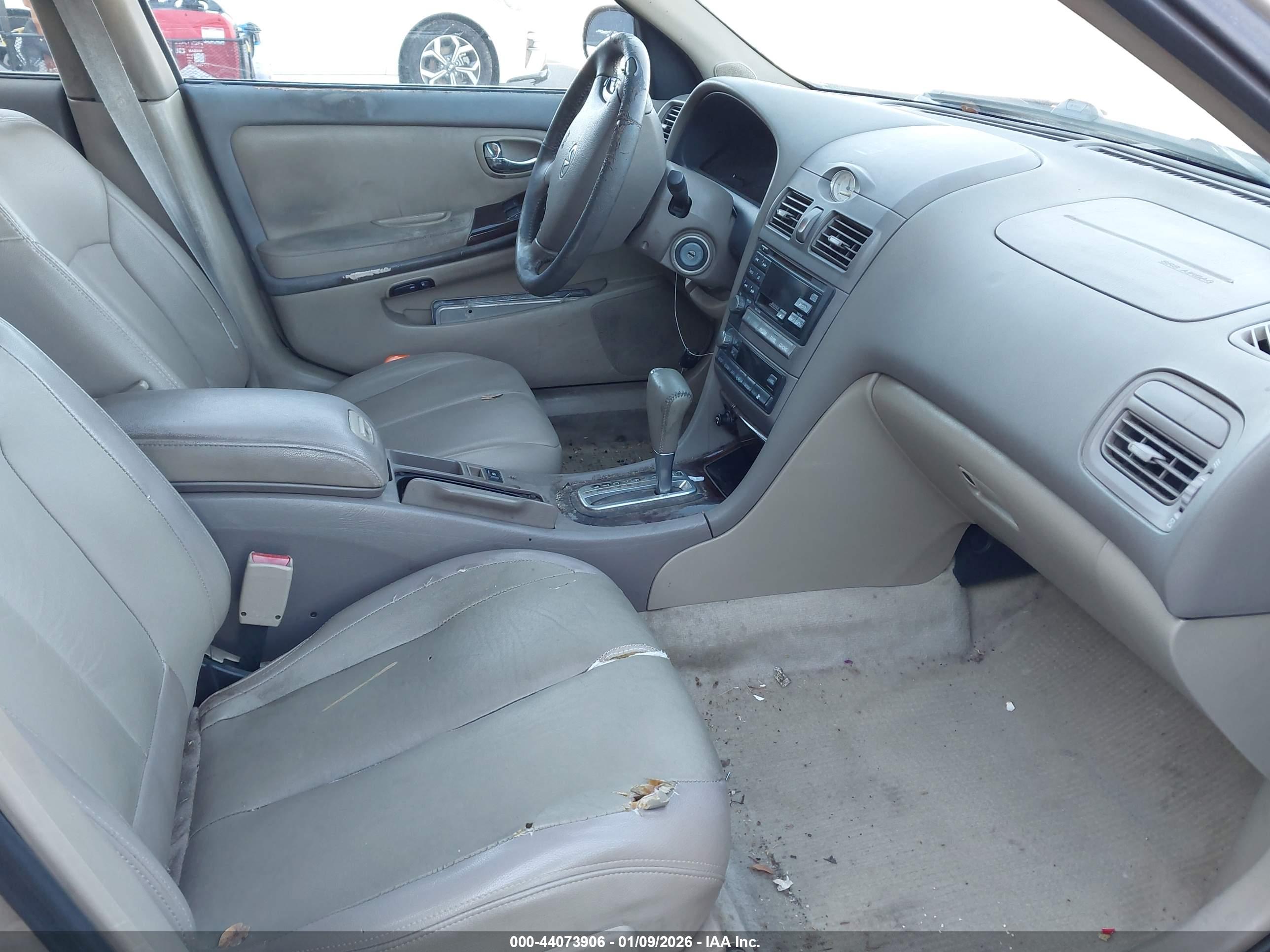 INFINITI I30 image 5