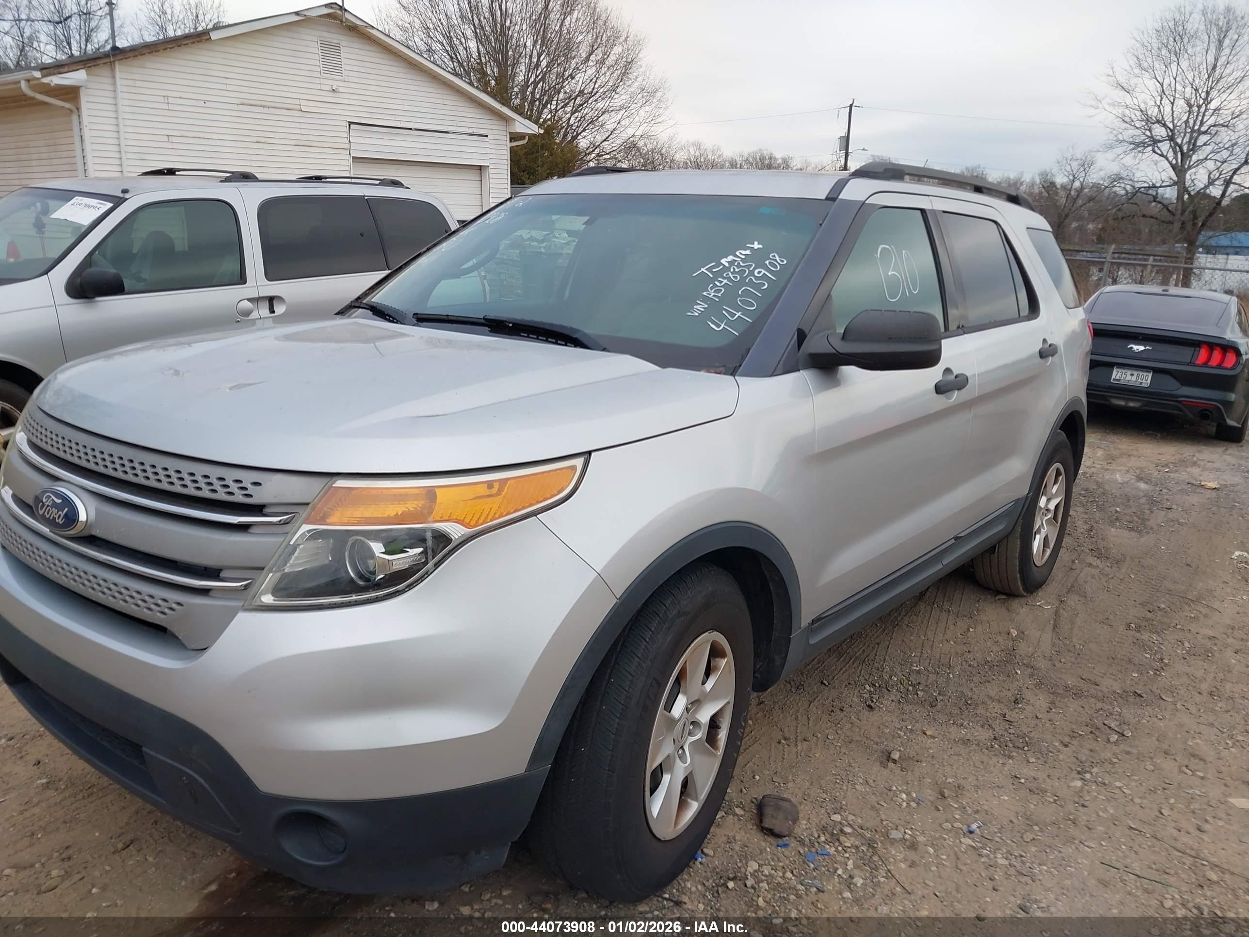 FORD EXPLORER image 2
