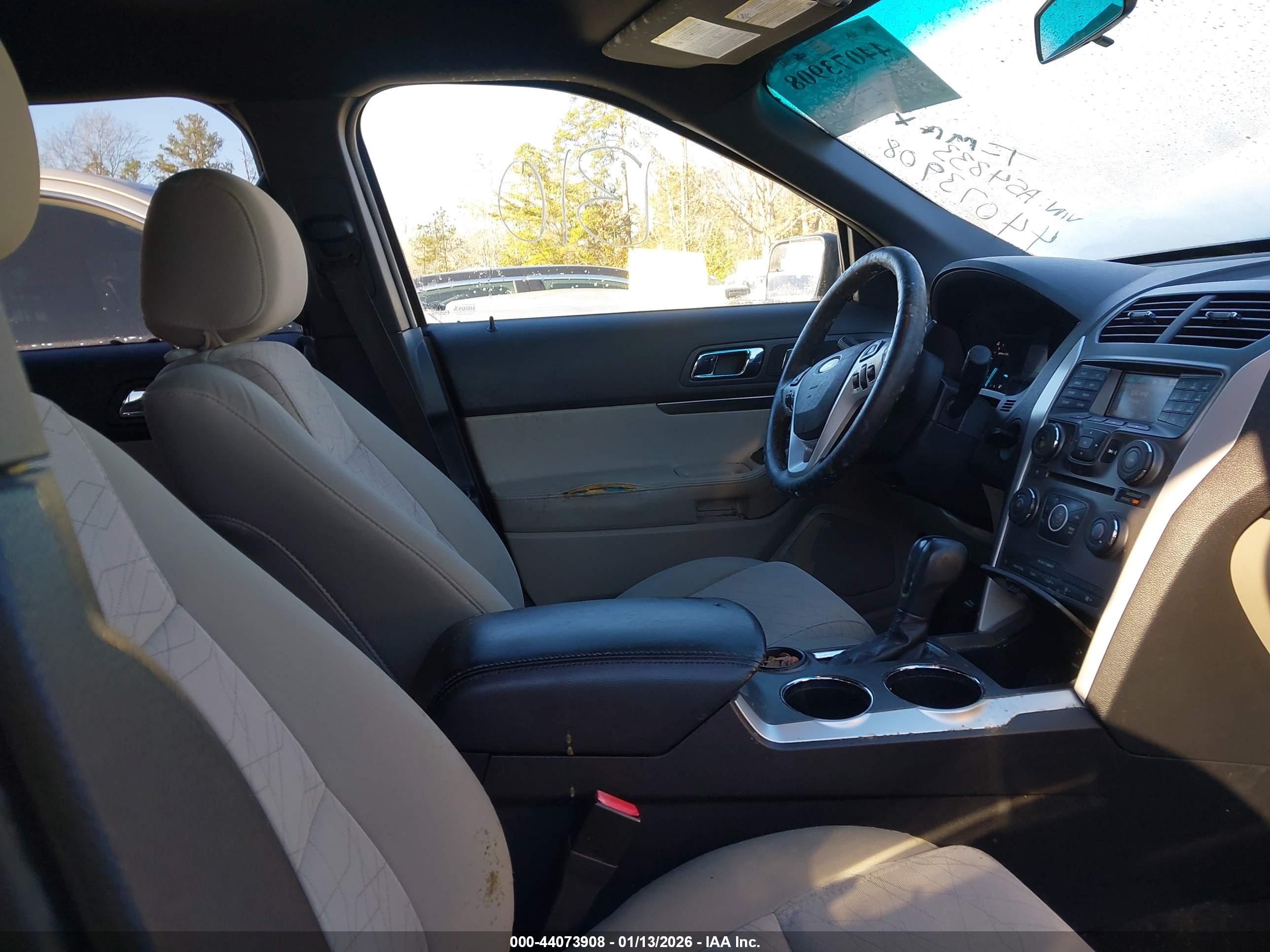 FORD EXPLORER image 5