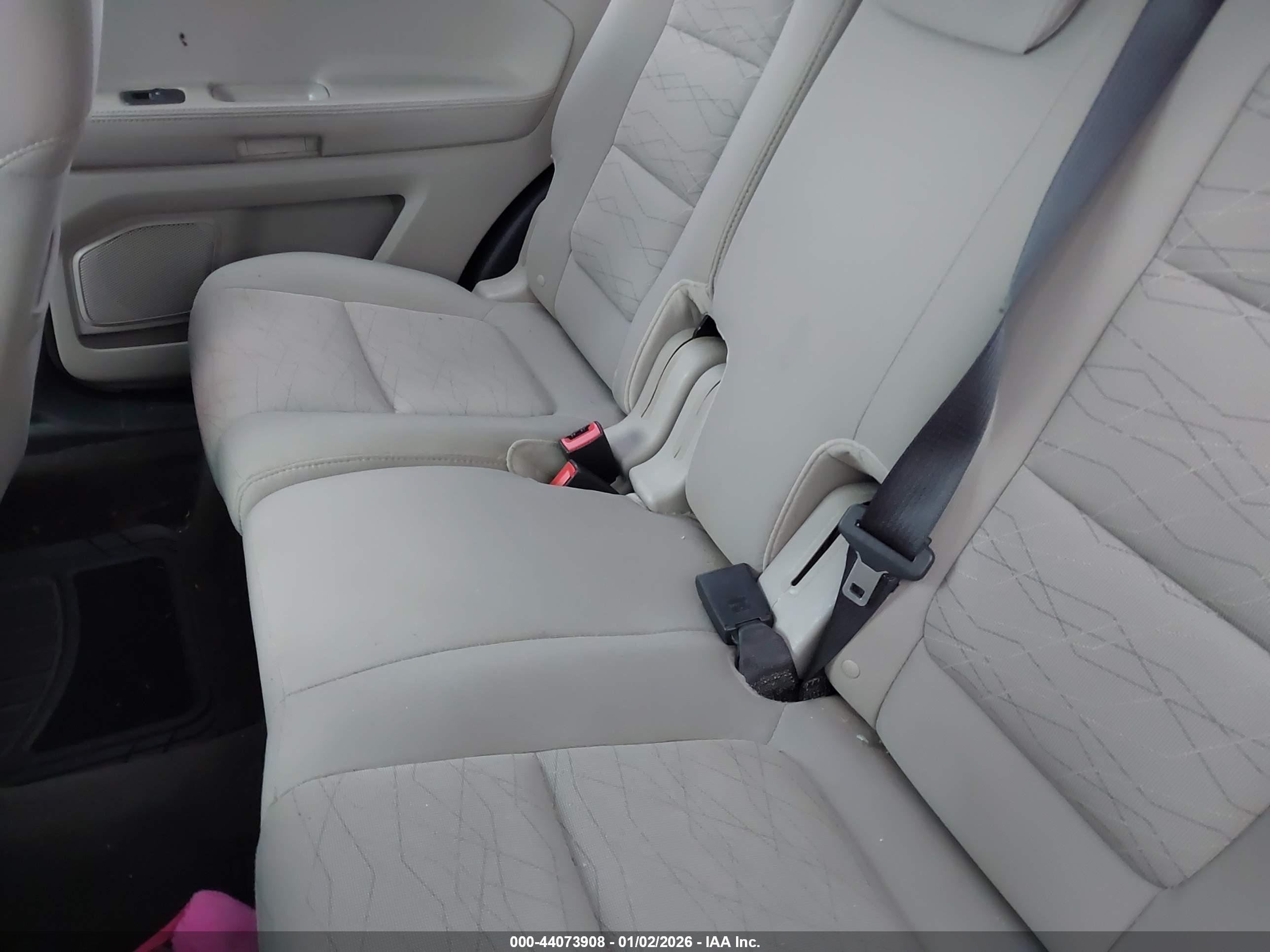 FORD EXPLORER image 8