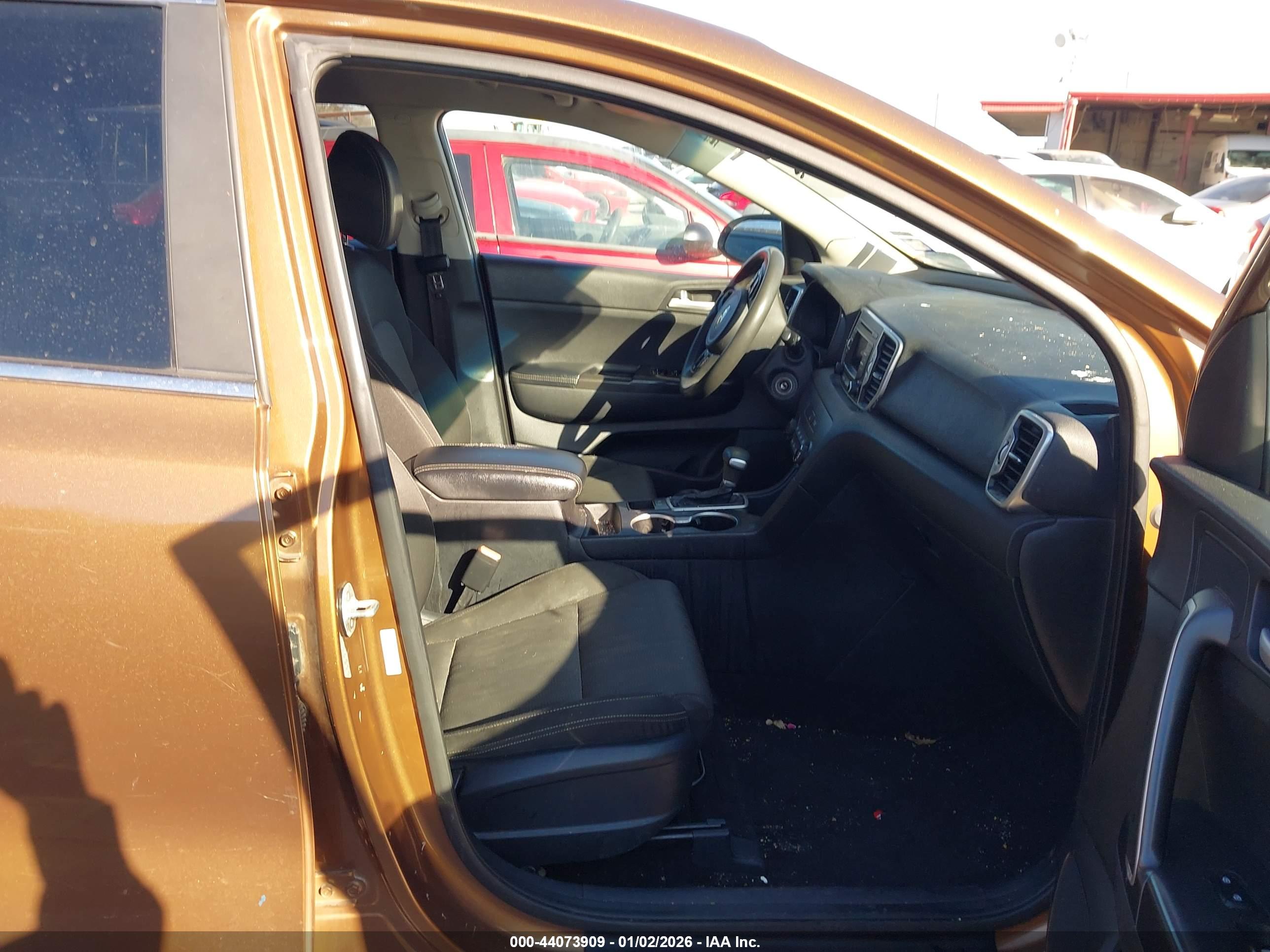 KIA SPORTAGE image 5