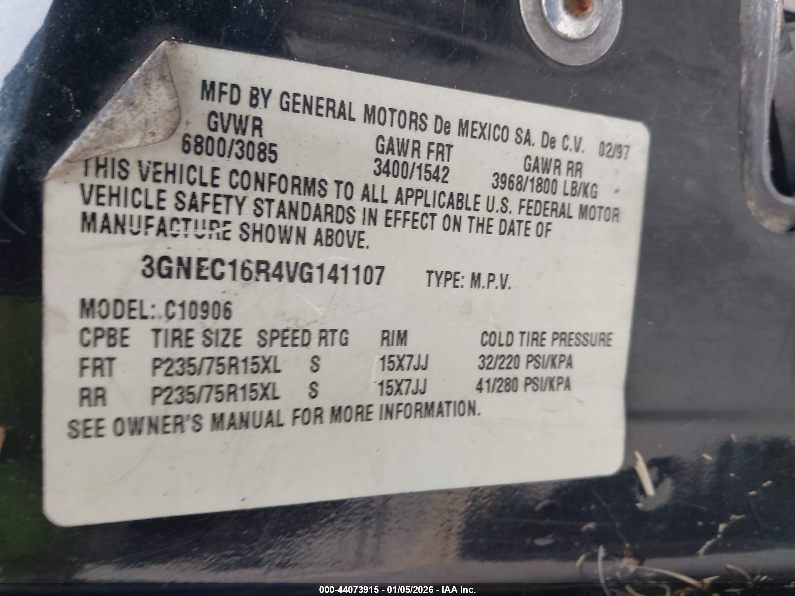 CHEVROLET SUBURBAN image 9