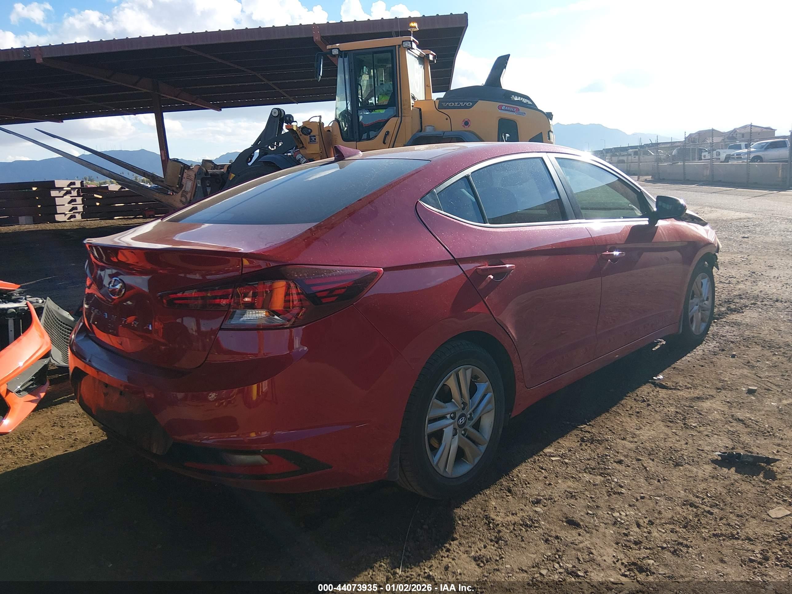 HYUNDAI ELANTRA image 4