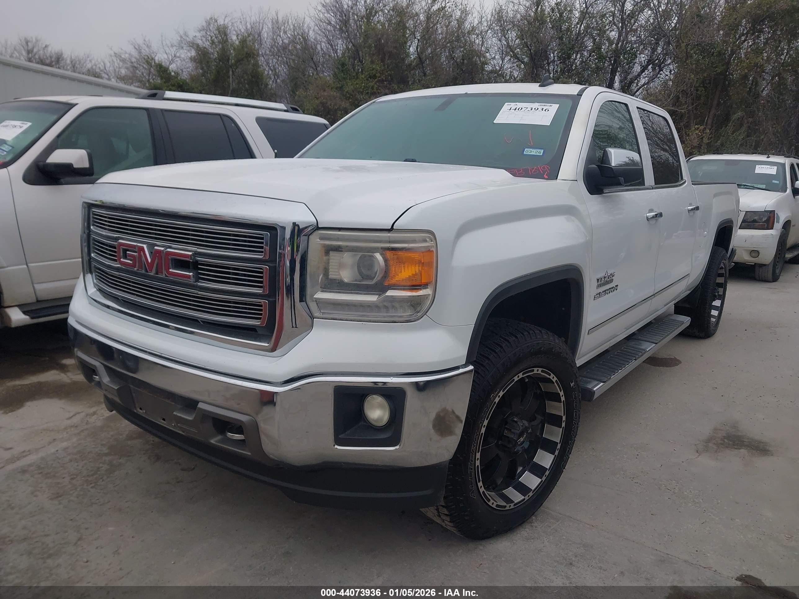 GMC SIERRA image 2