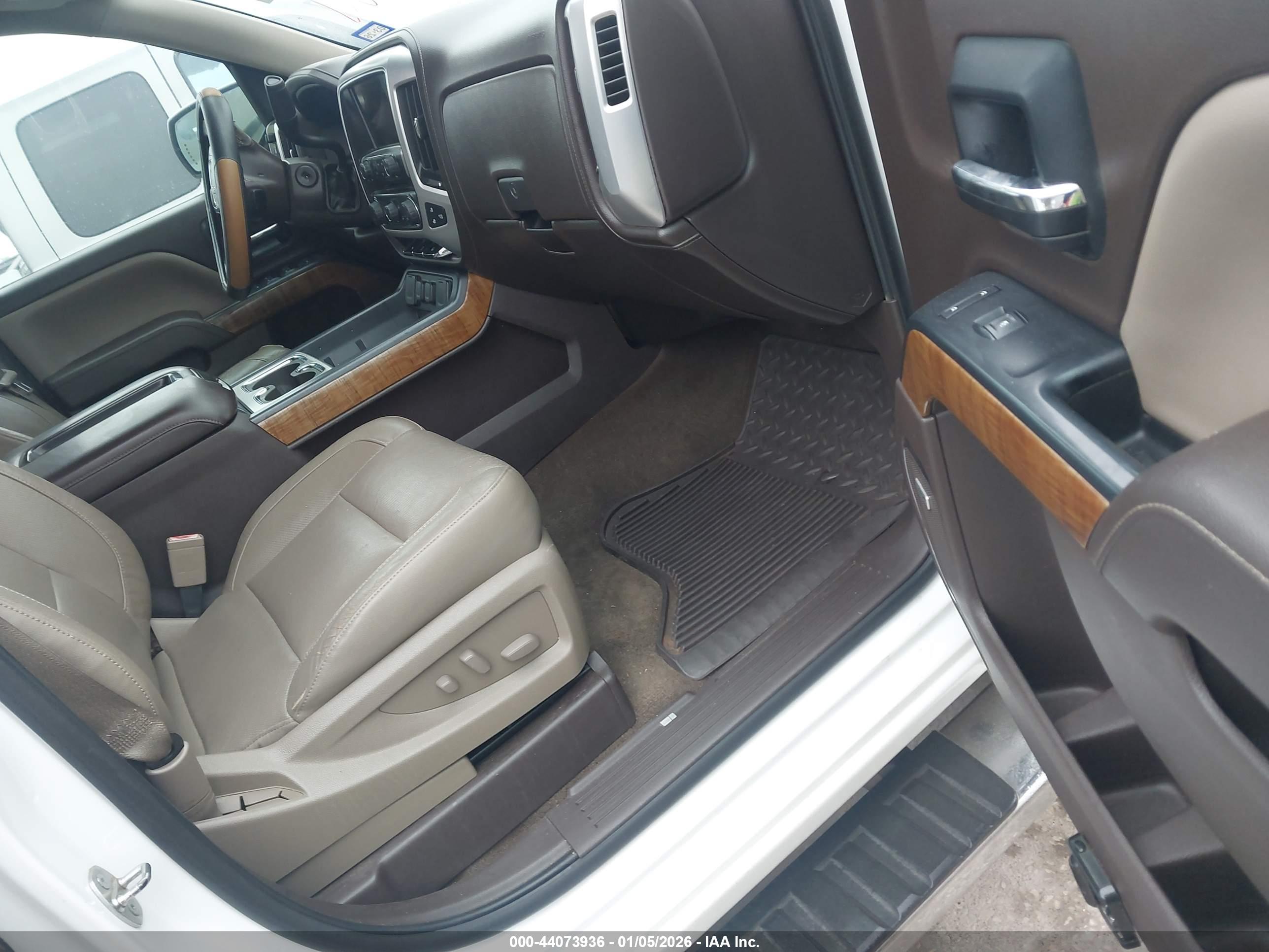 GMC SIERRA image 5