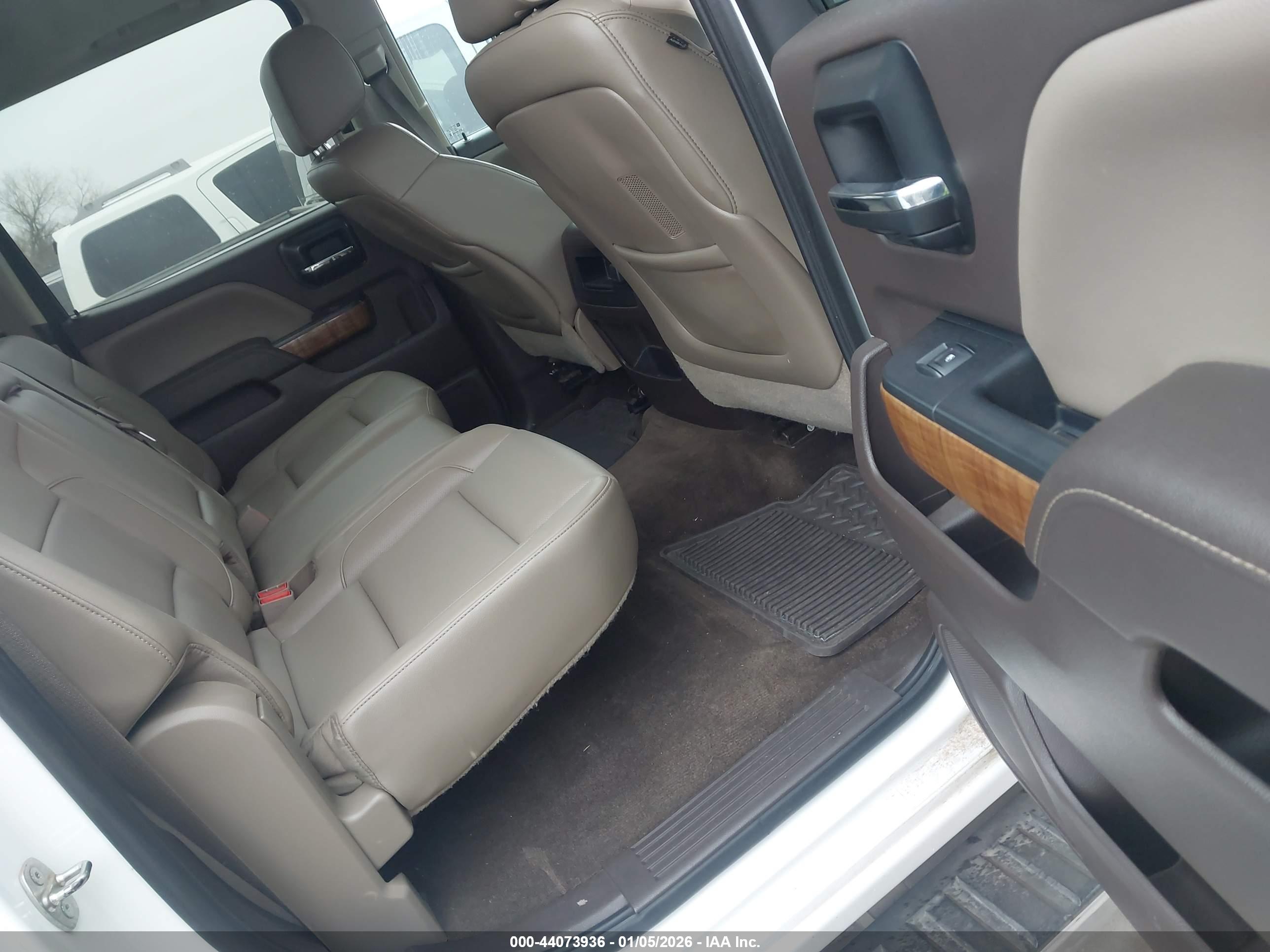GMC SIERRA image 8