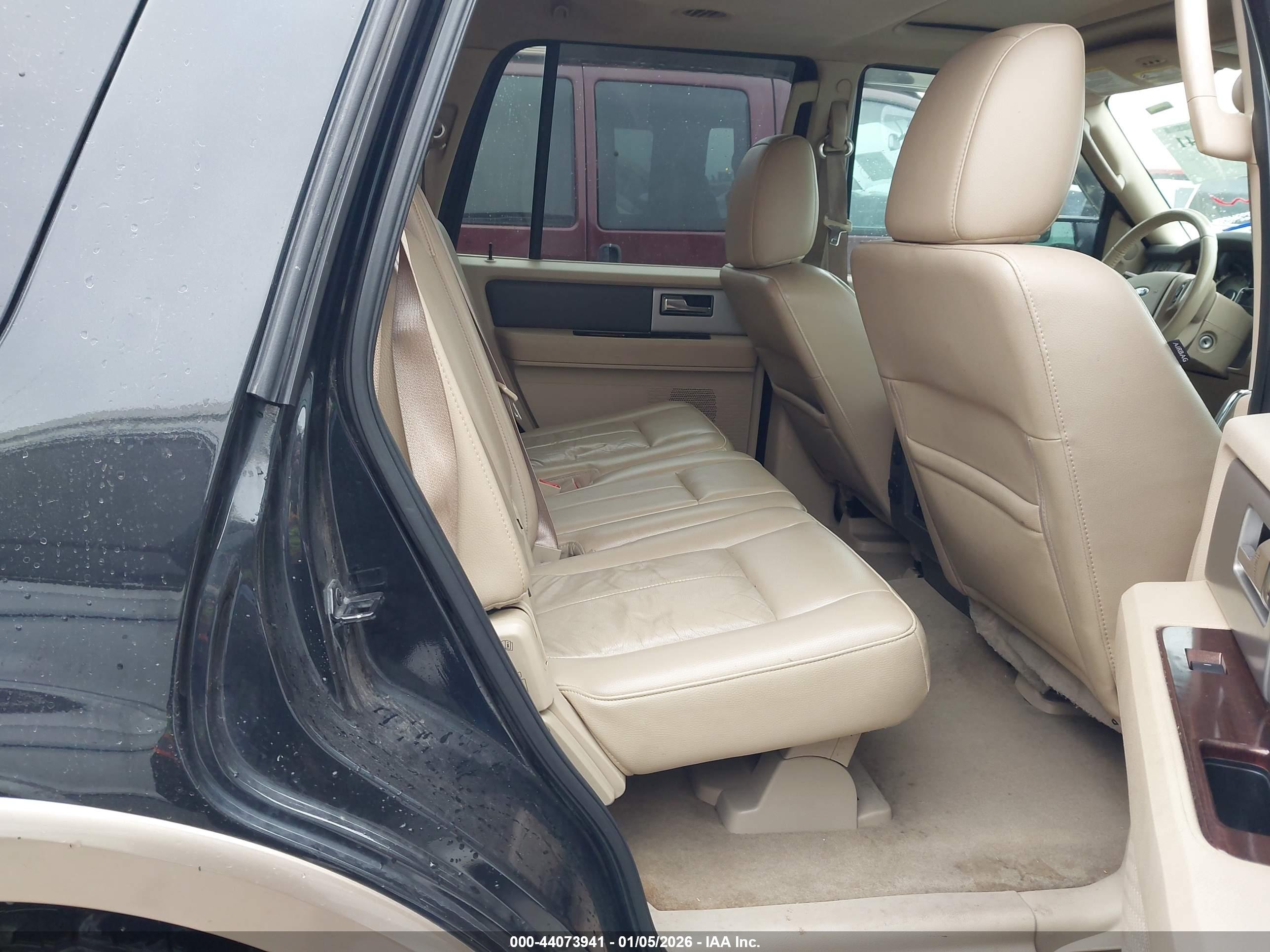 FORD EXPEDITION image 8