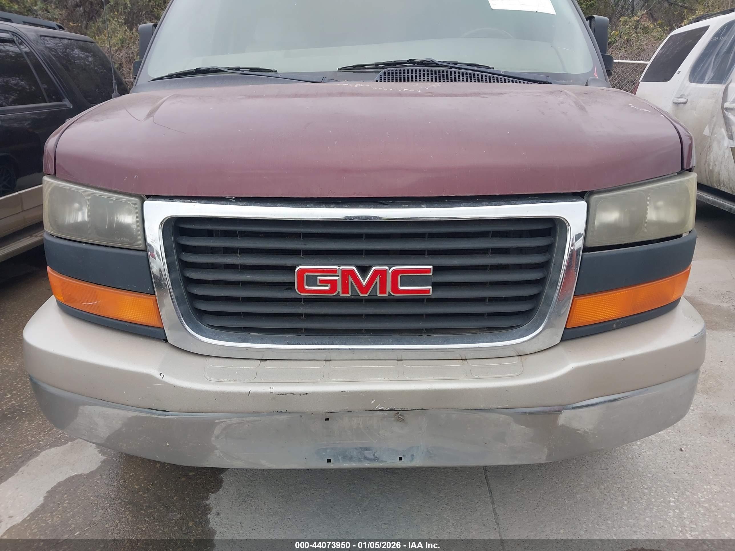 GMC SAVANA image 6