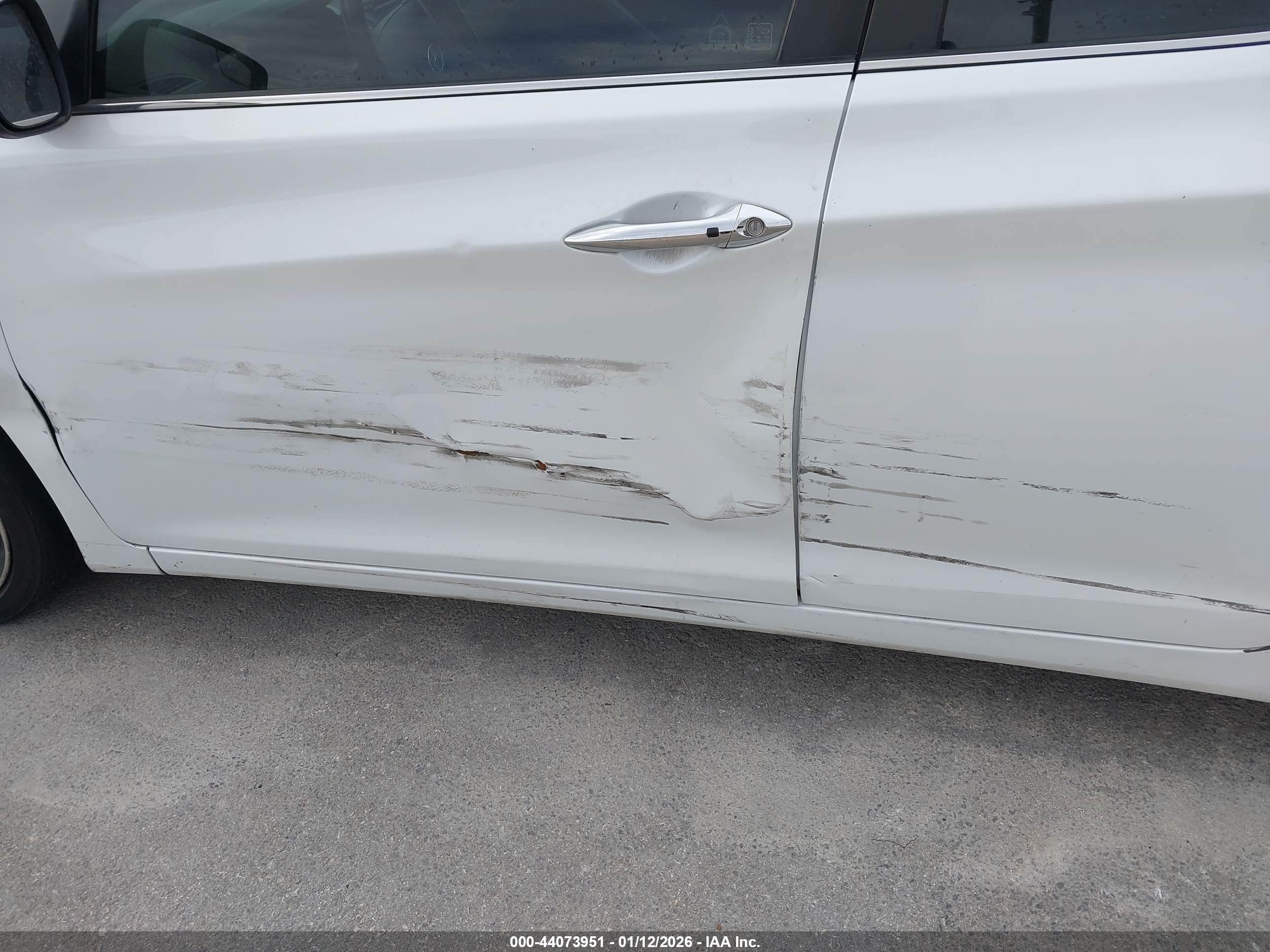 HYUNDAI ELANTRA image 6