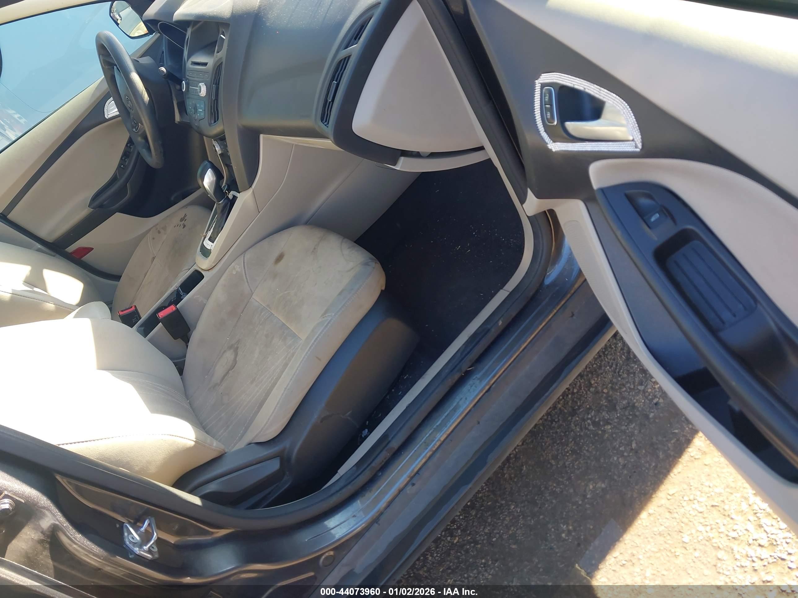 FORD FOCUS image 5