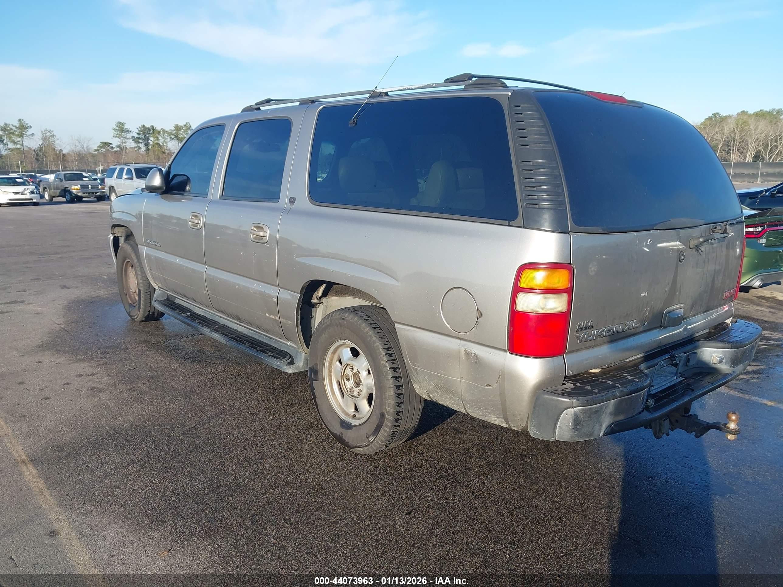 GMC YUKON image 3