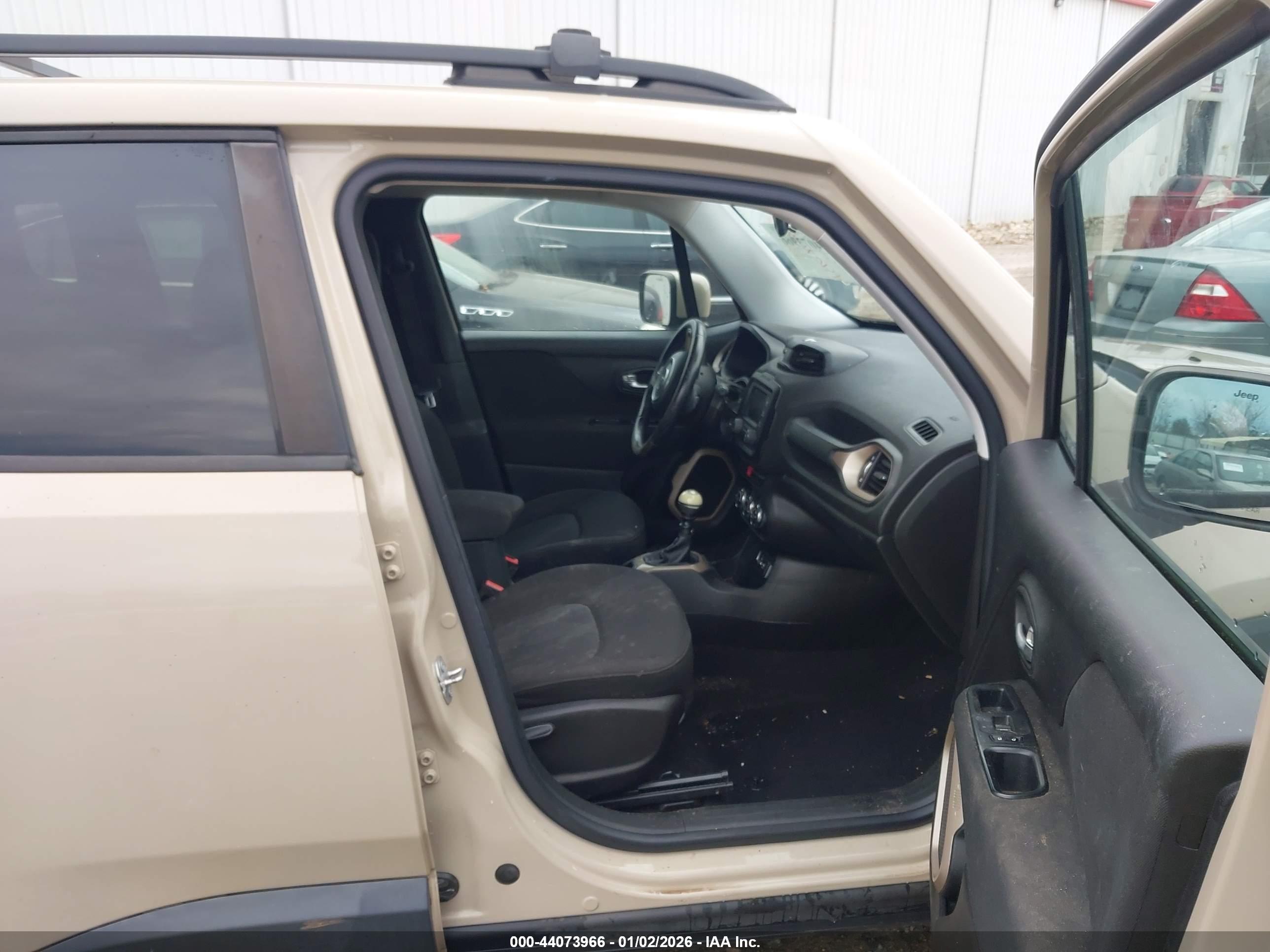 JEEP RENEGADE image 5