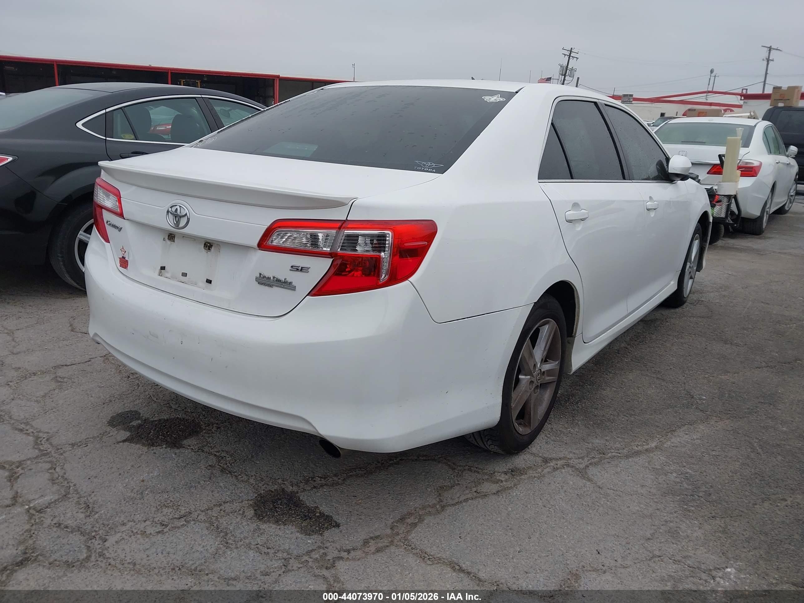 TOYOTA CAMRY image 4