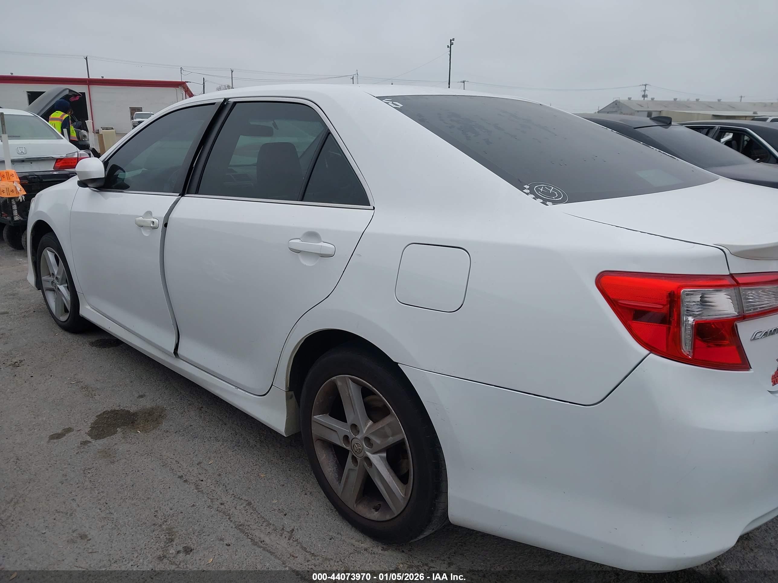TOYOTA CAMRY image 6