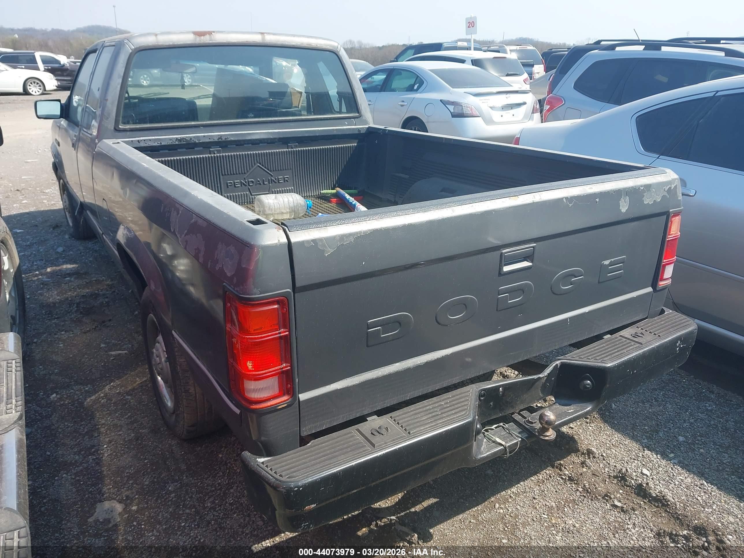 DODGE DAKOTA image 3