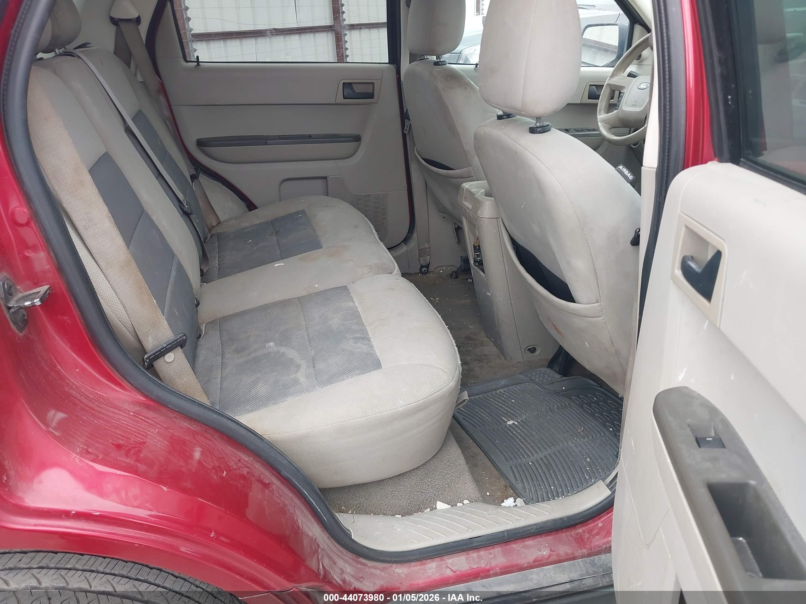 FORD ESCAPE image 8