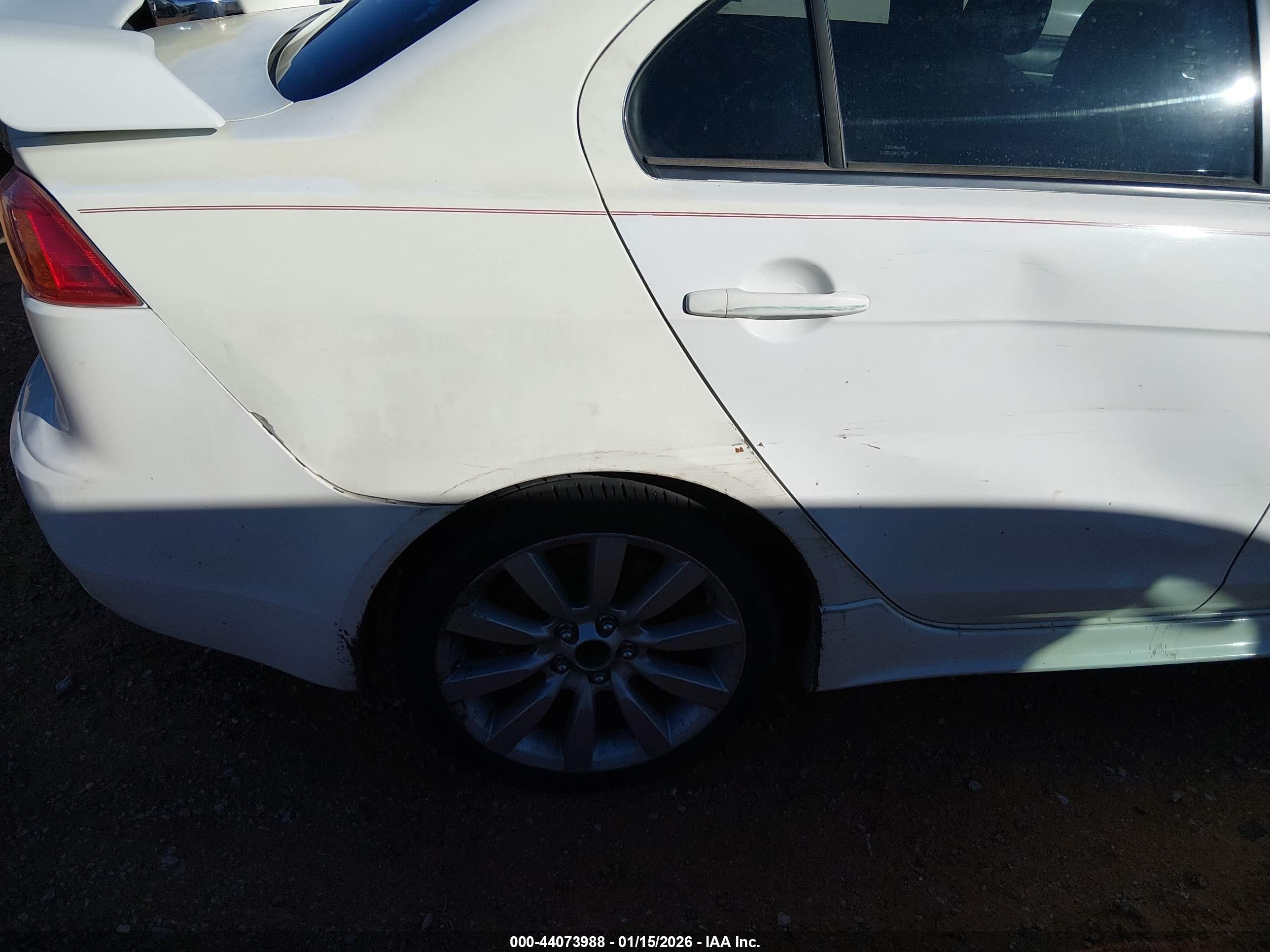 MITSUBISHI LANCER image 6