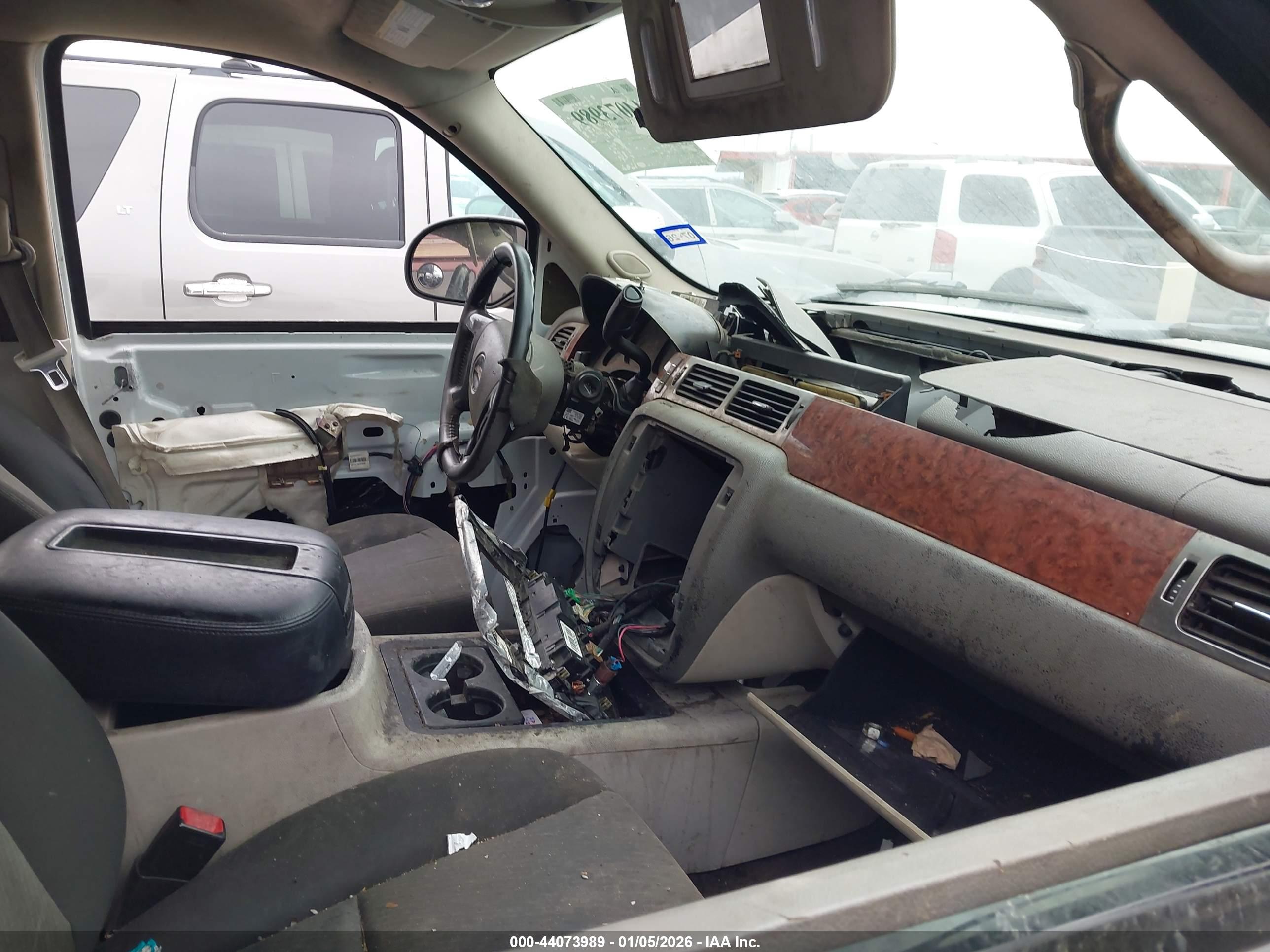 CHEVROLET TAHOE image 5