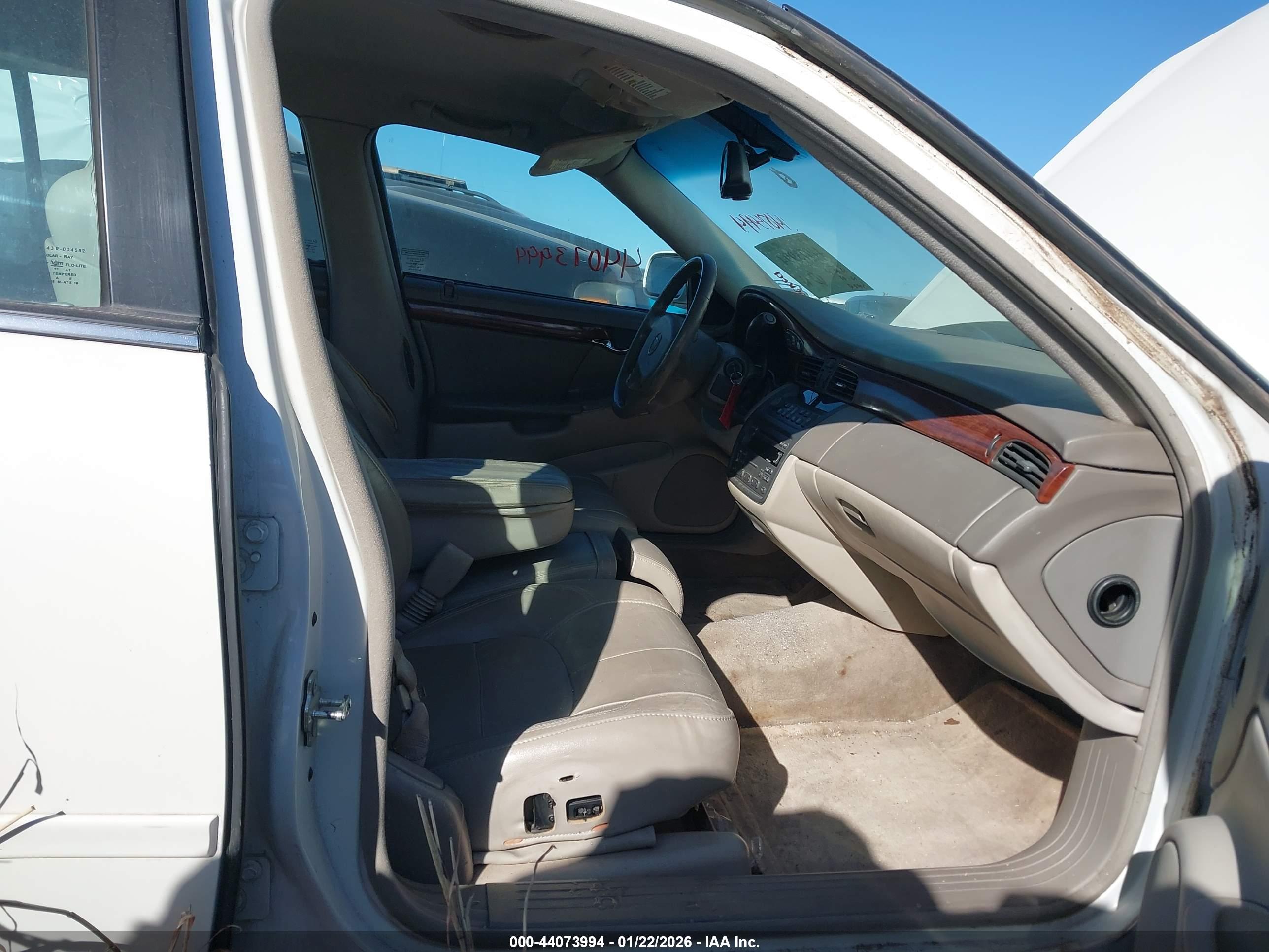 CADILLAC DEVILLE image 5