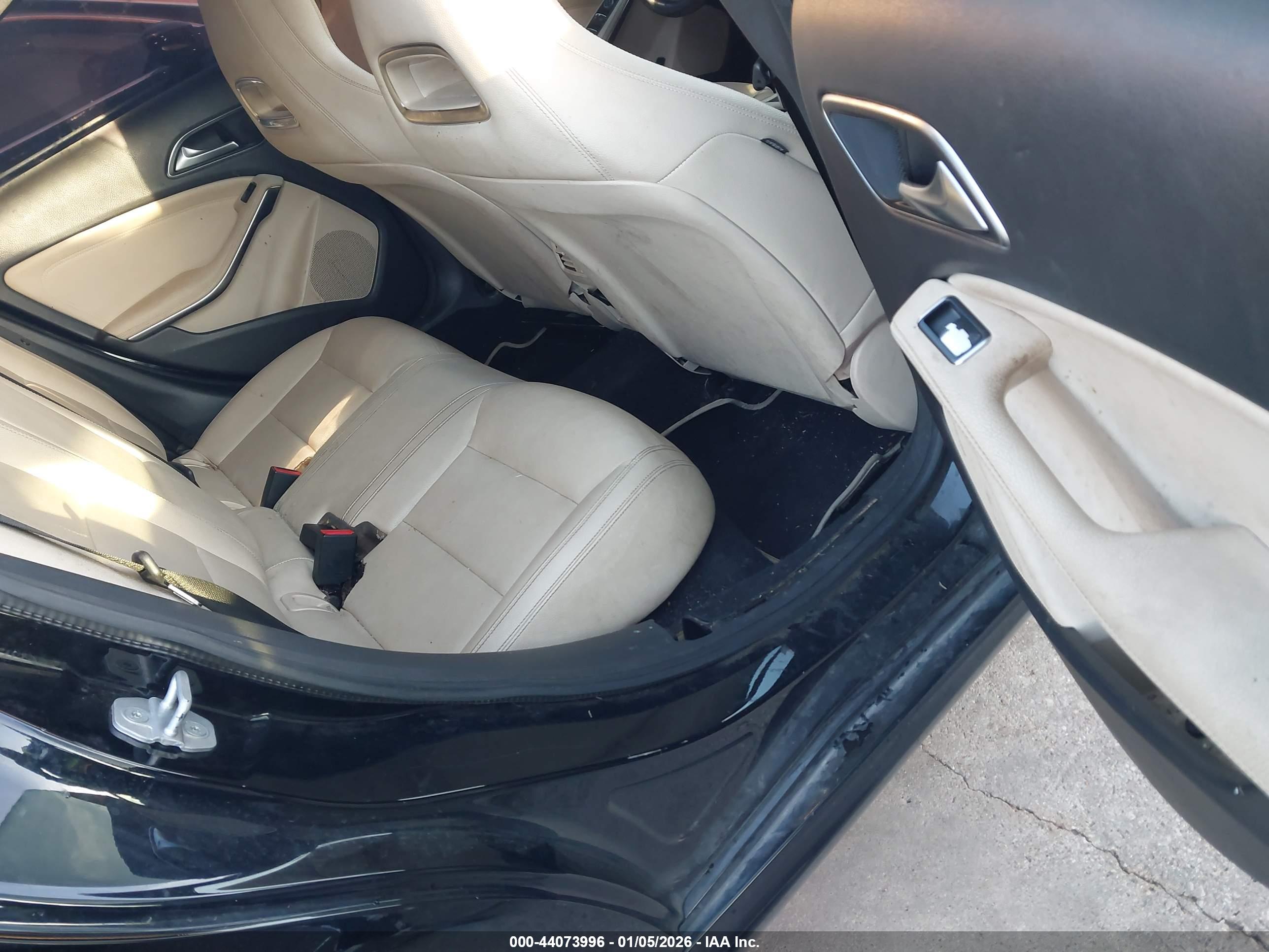 MERCEDES-BENZ CLA image 8