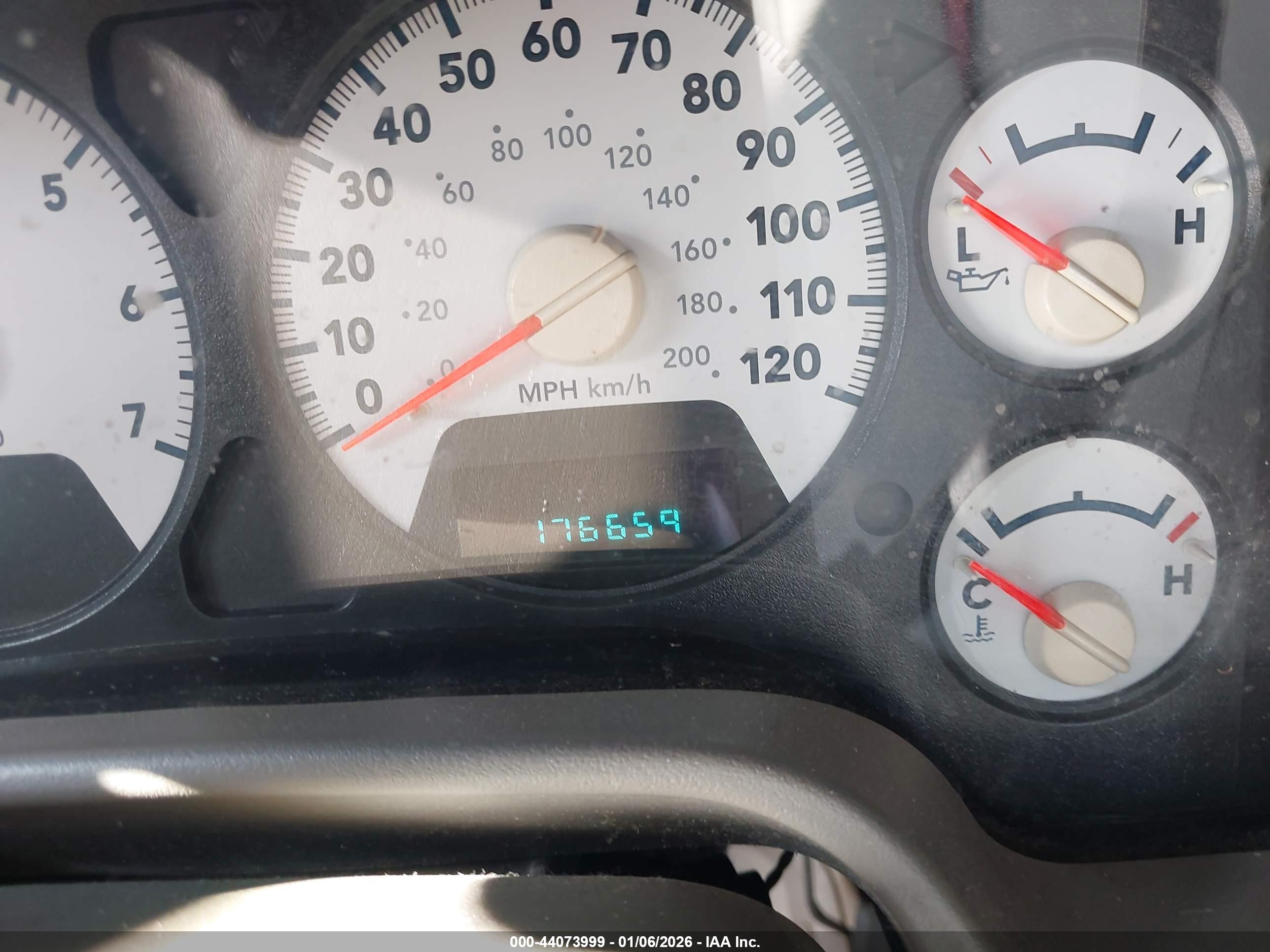 DODGE RAM image 7