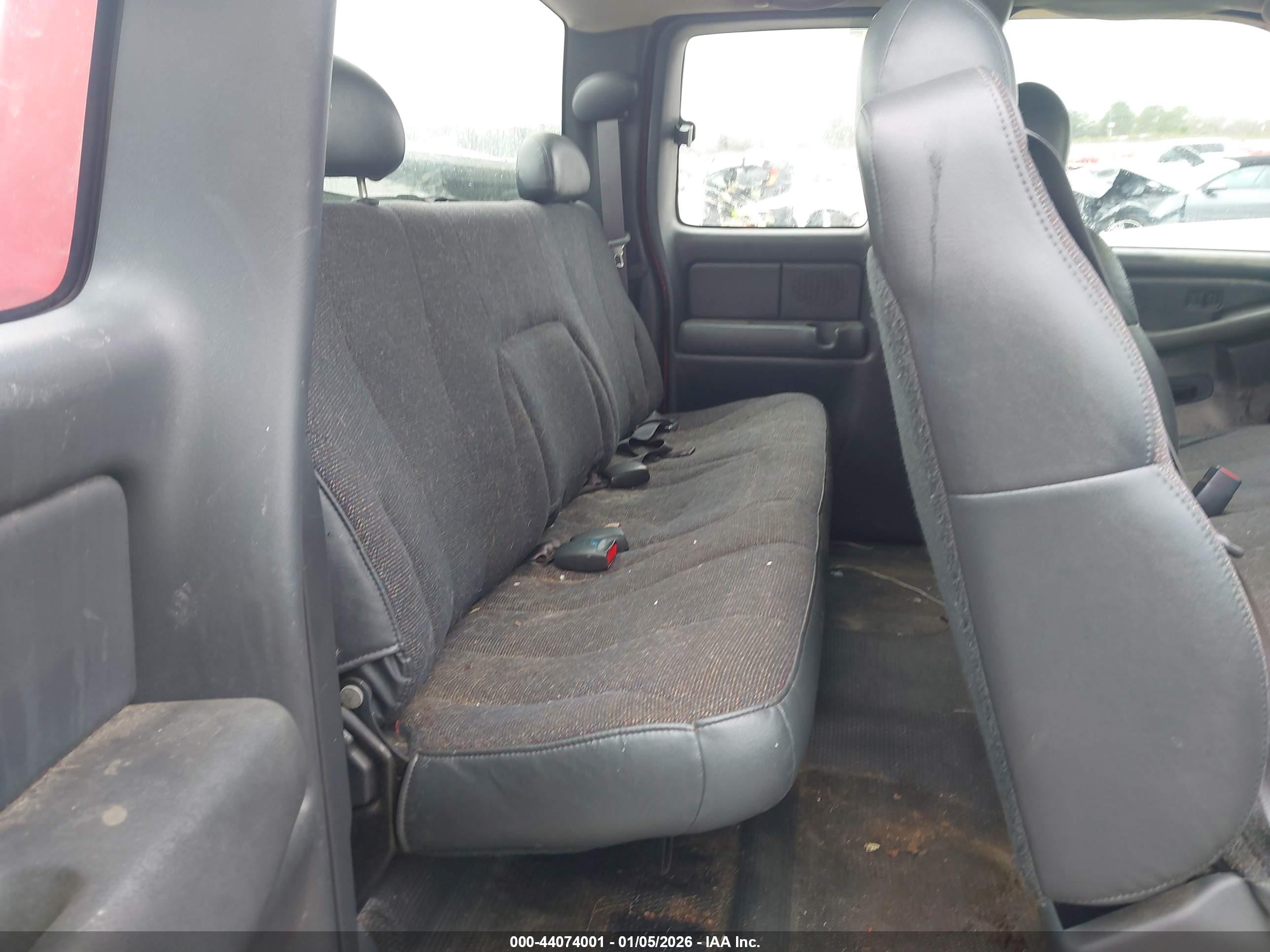 CHEVROLET SILVERADO image 8