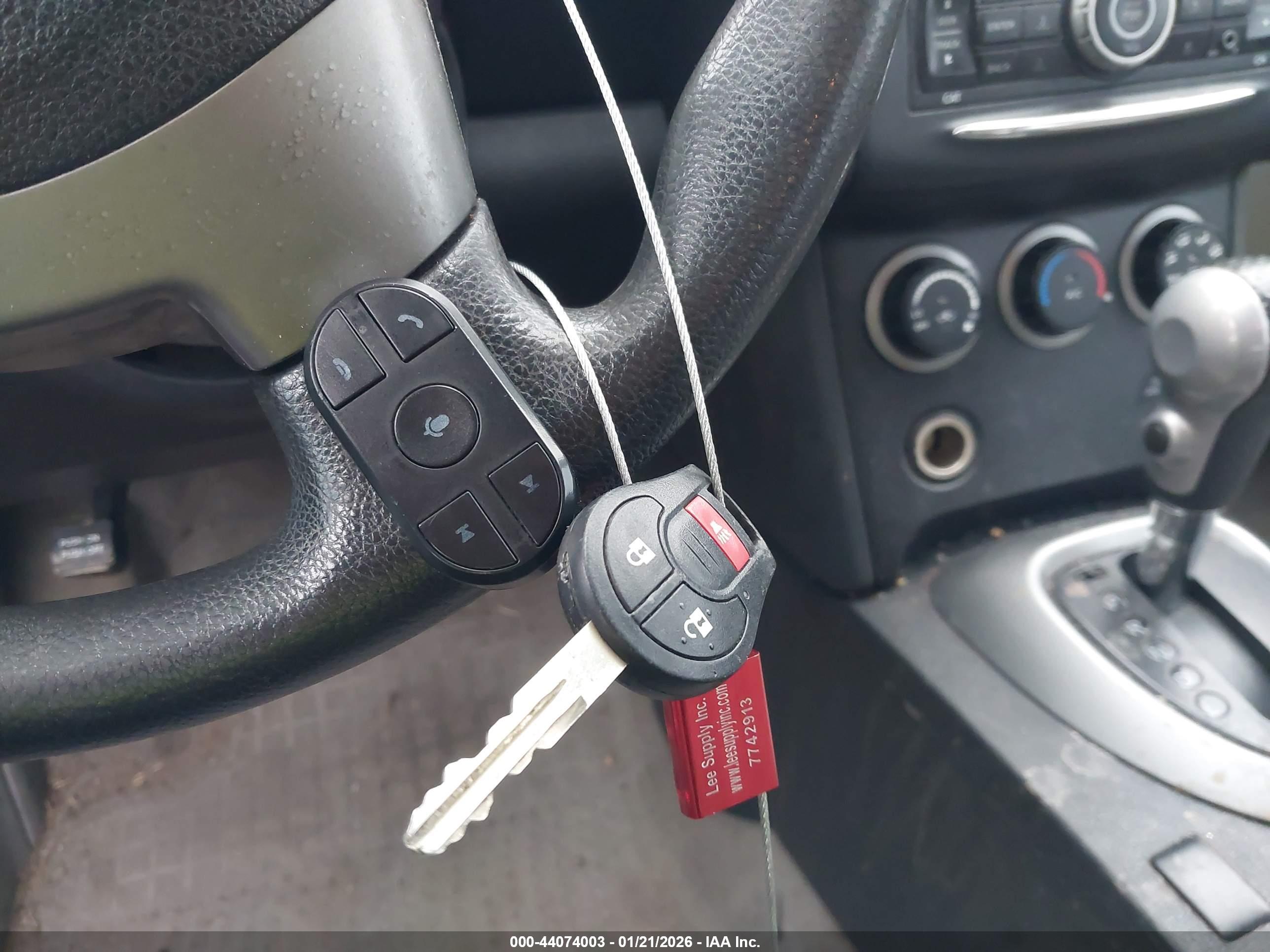 NISSAN ROGUE image 11