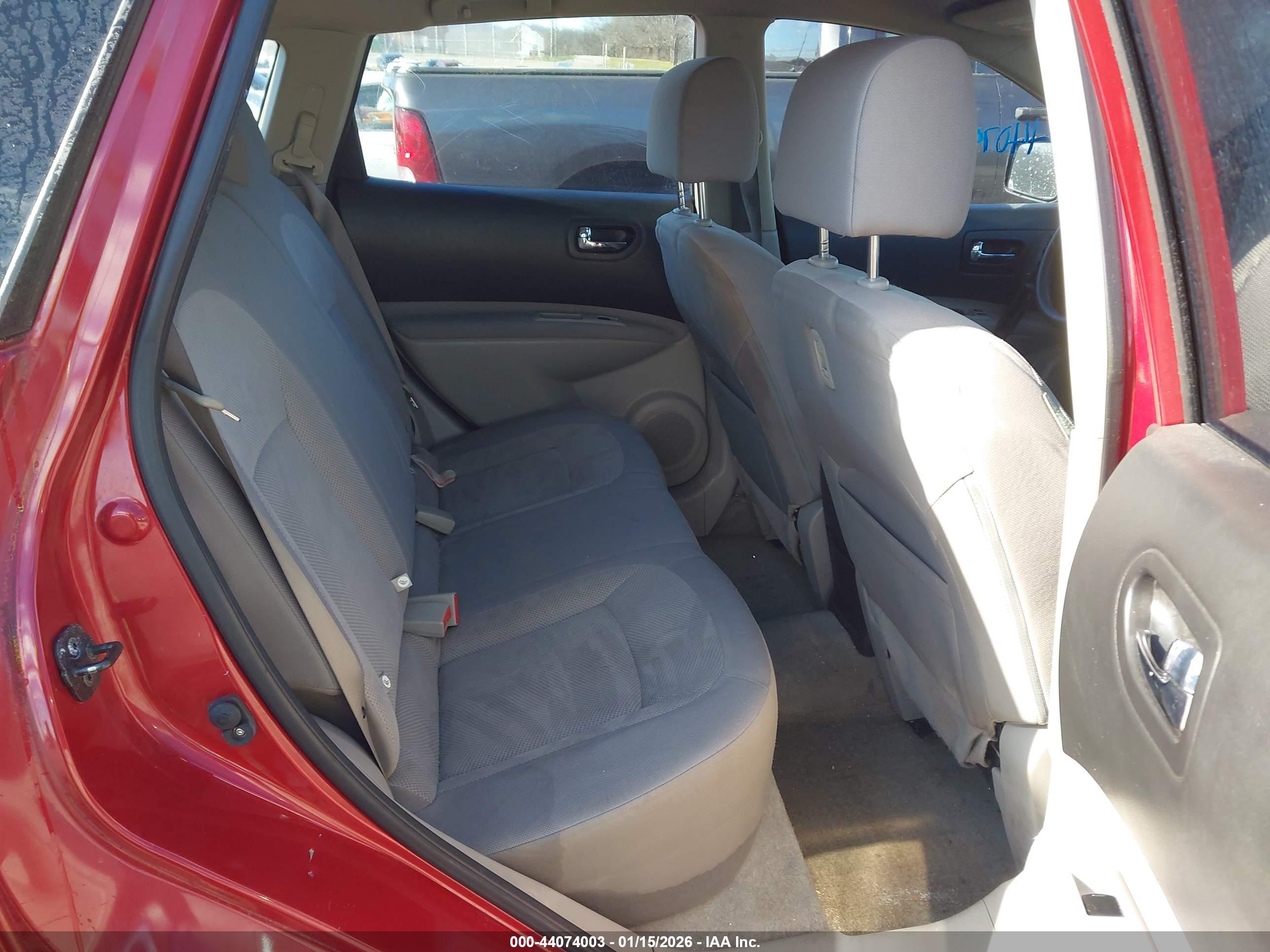 NISSAN ROGUE image 8