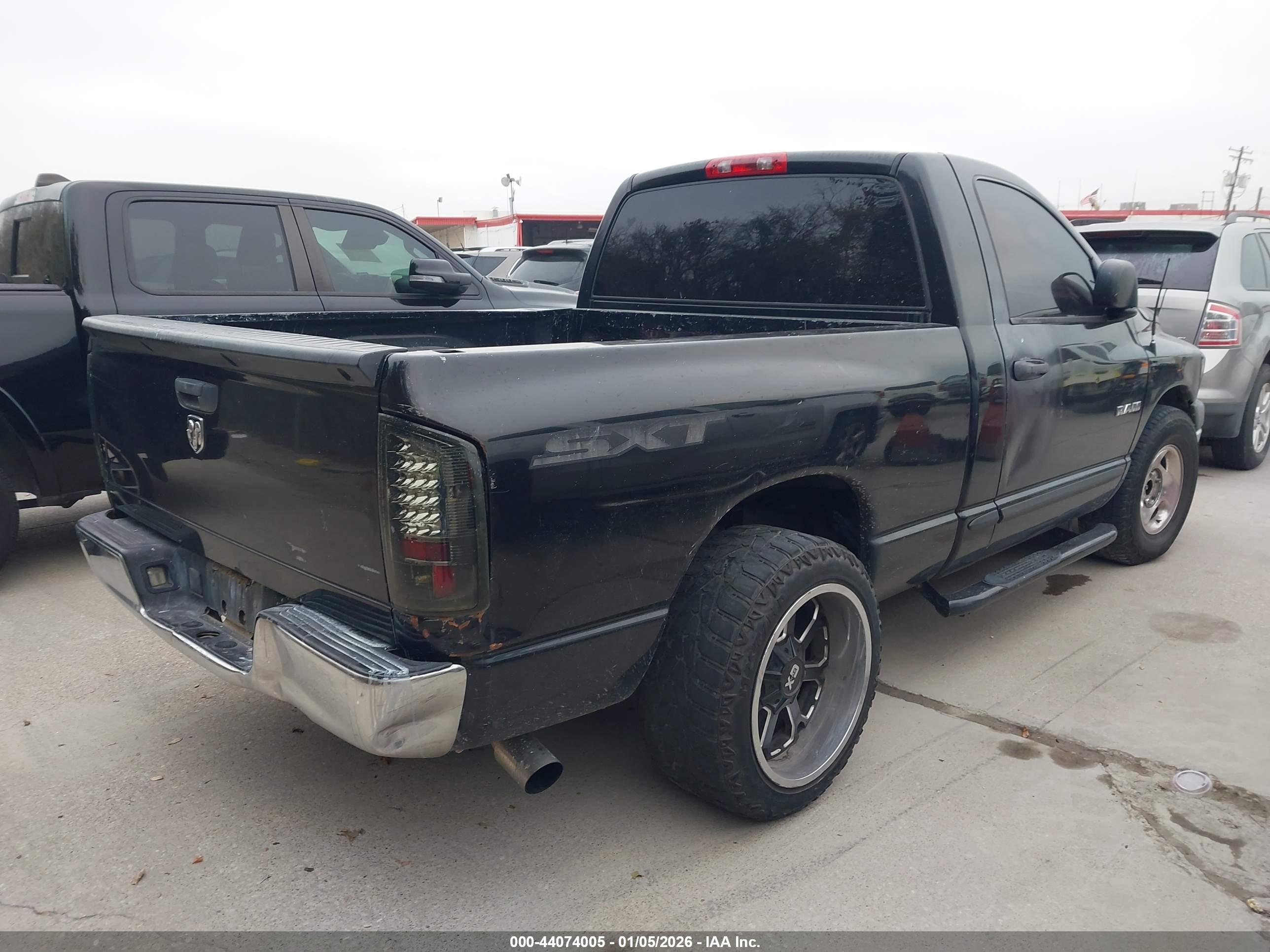 DODGE RAM image 4