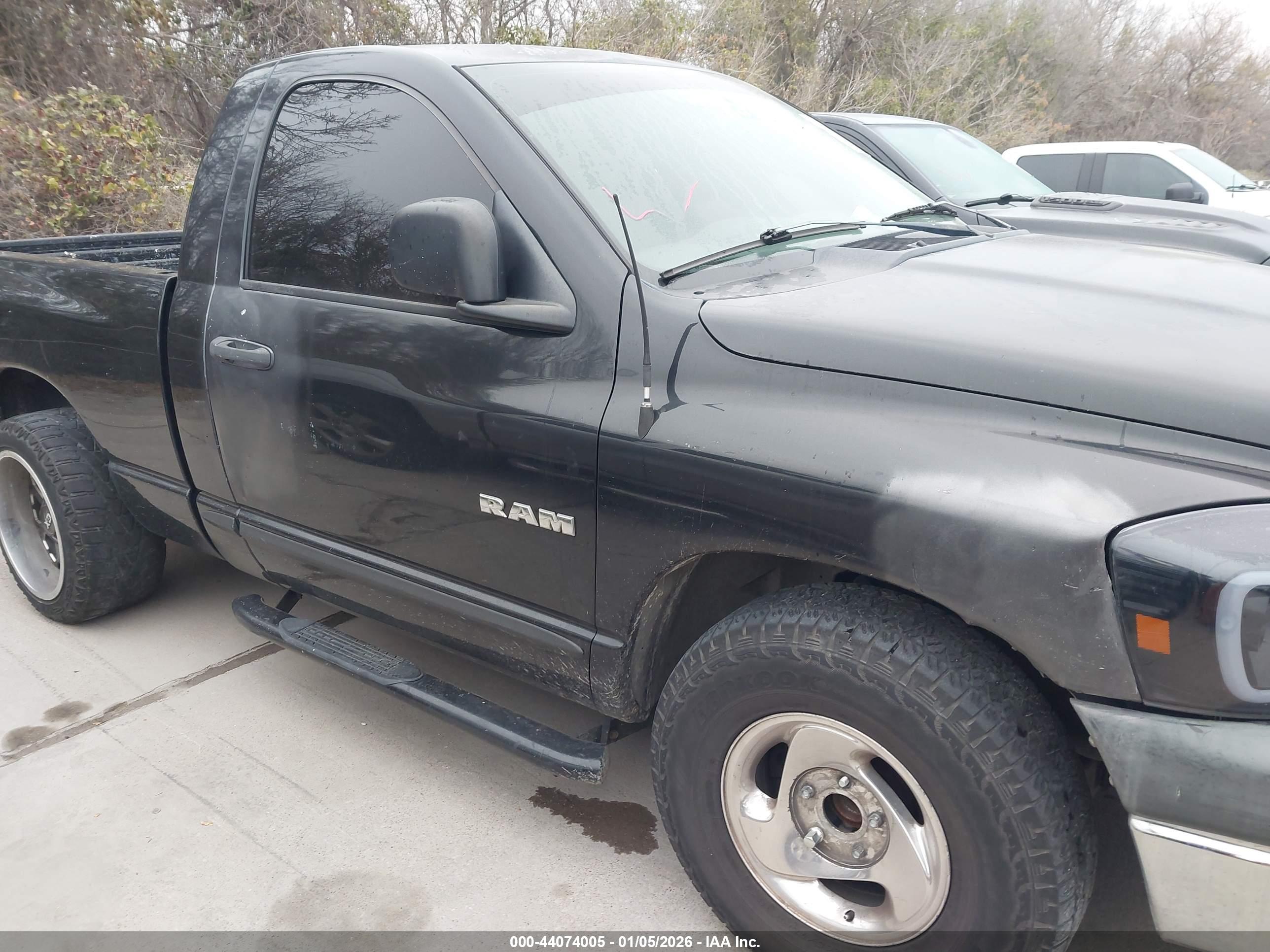DODGE RAM image 6