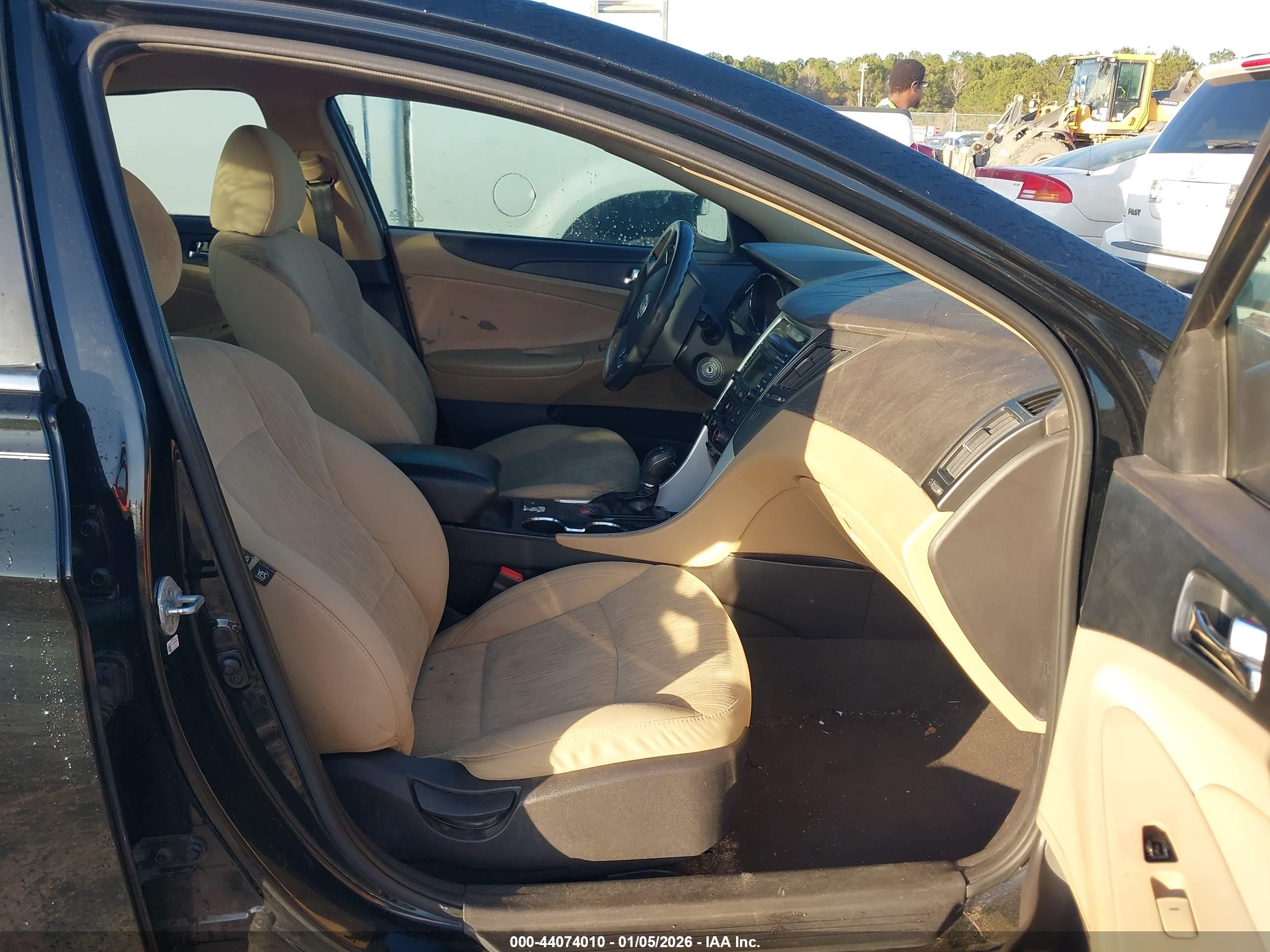 HYUNDAI SONATA image 5