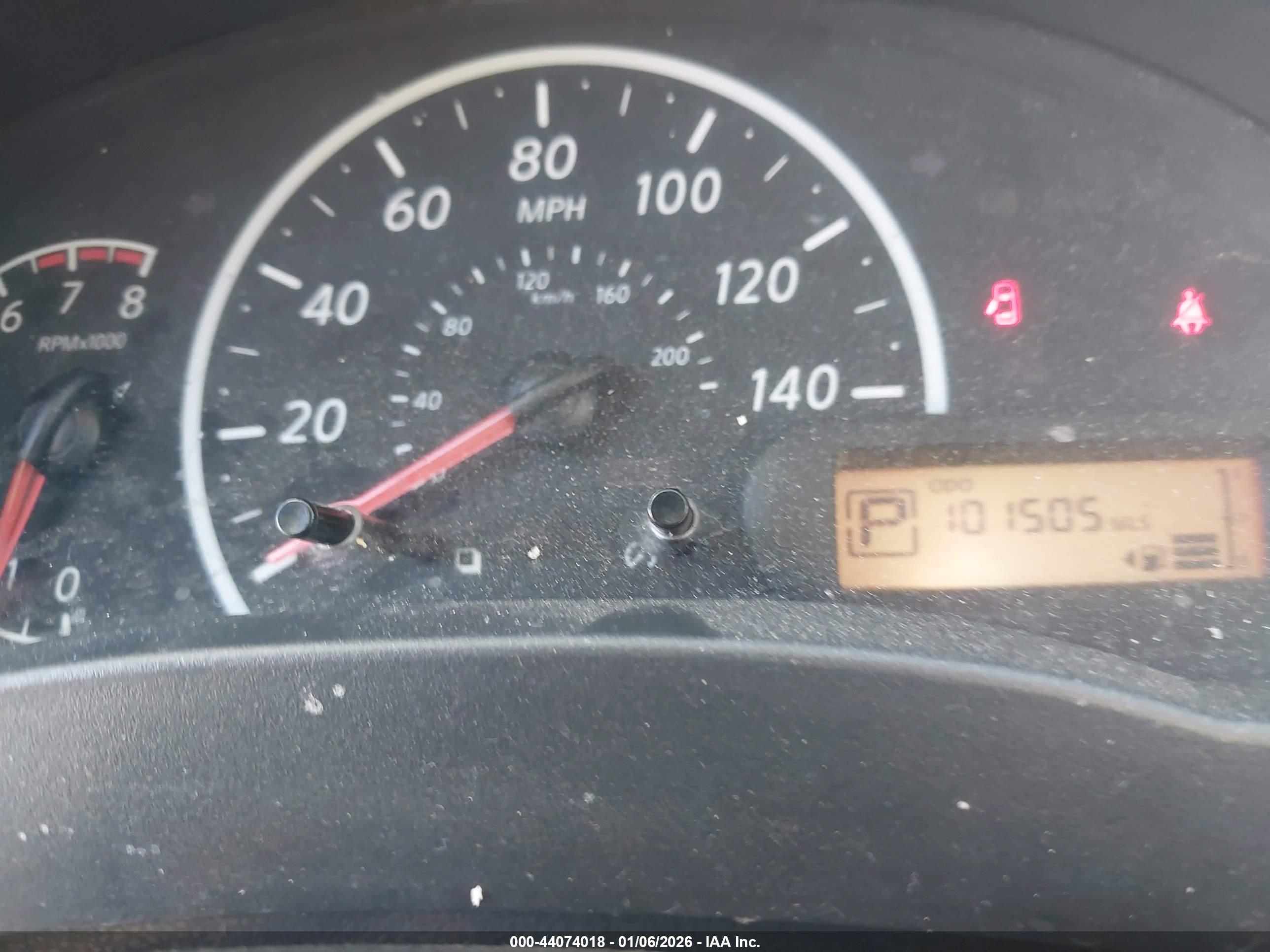 NISSAN VERSA image 7