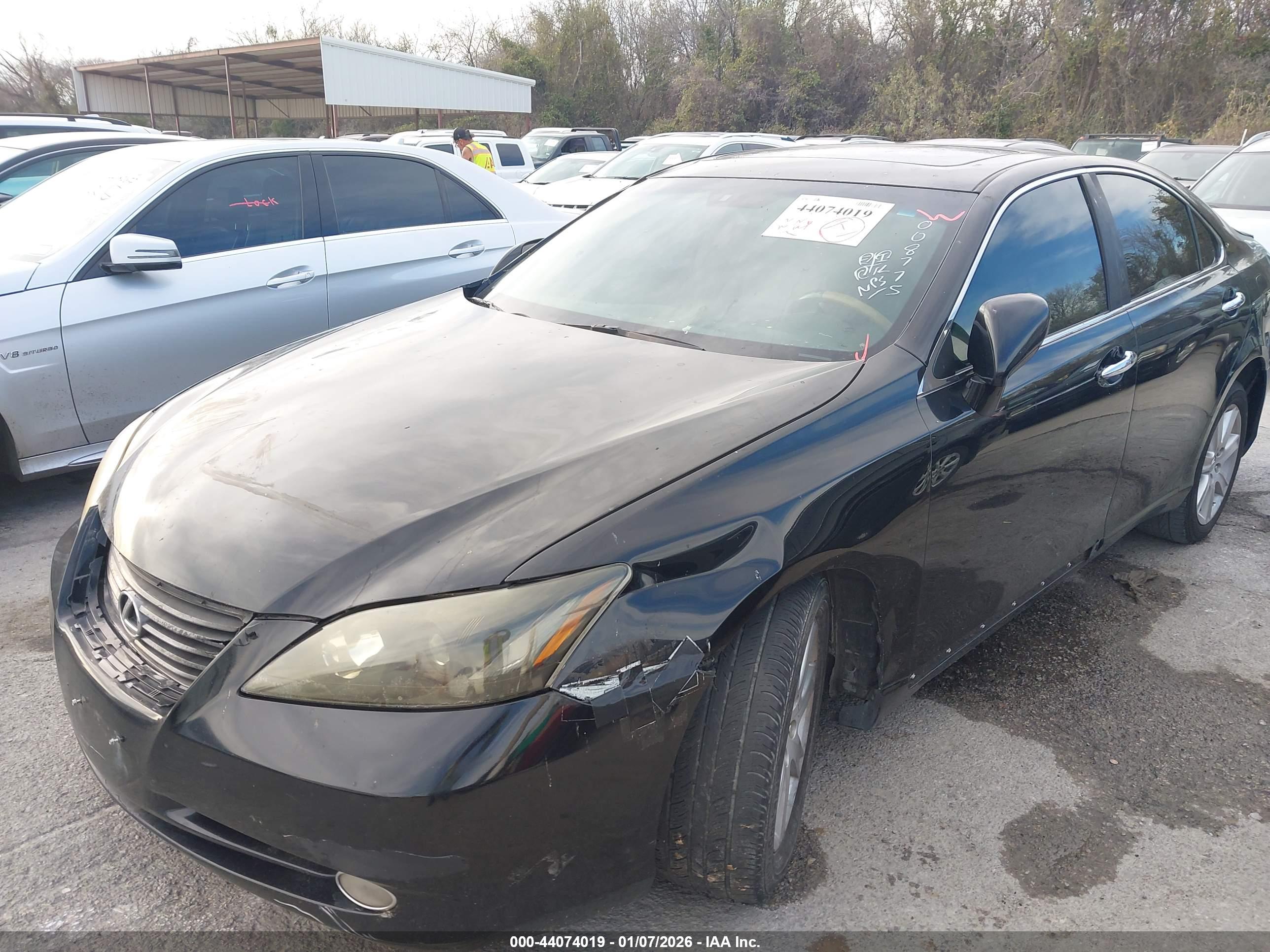 LEXUS ES image 2