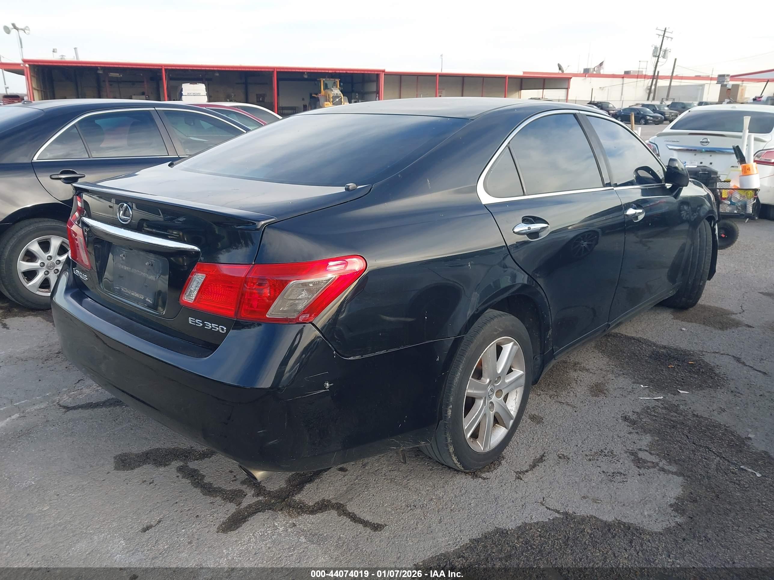 LEXUS ES image 4