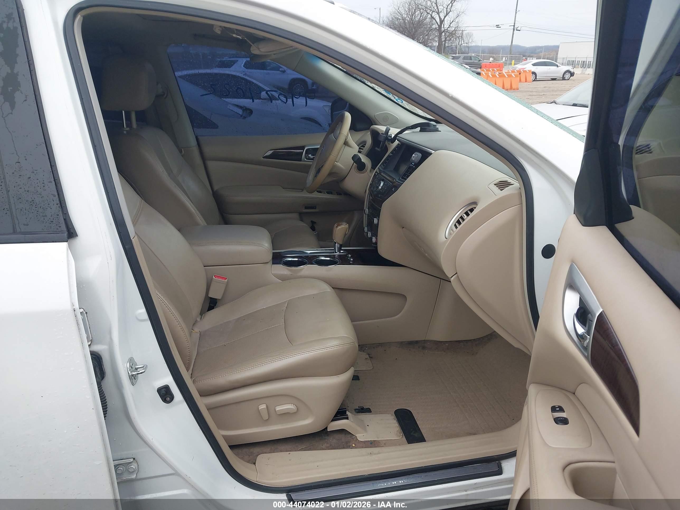 NISSAN PATHFINDER image 5