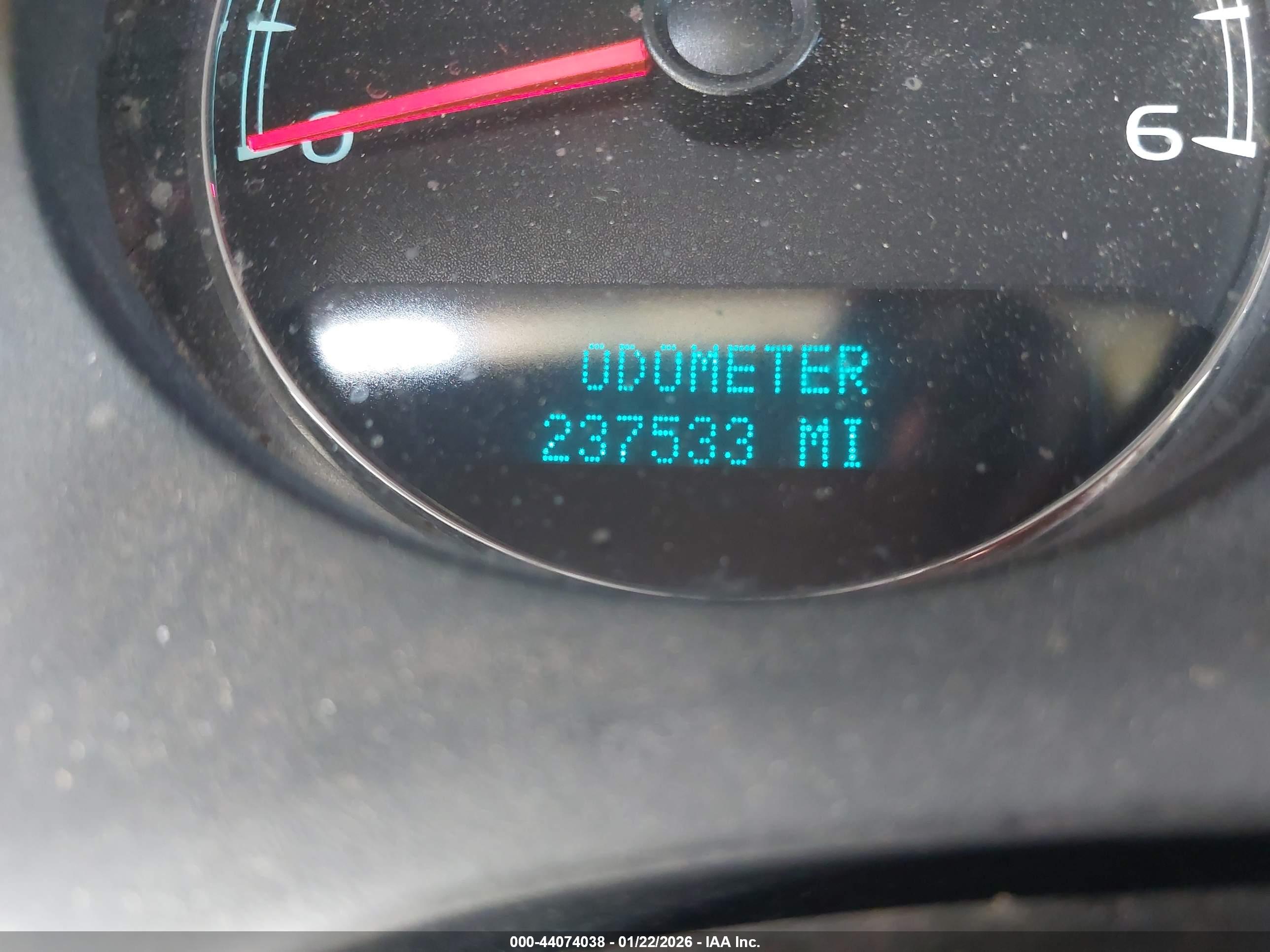 CHEVROLET TAHOE image 7