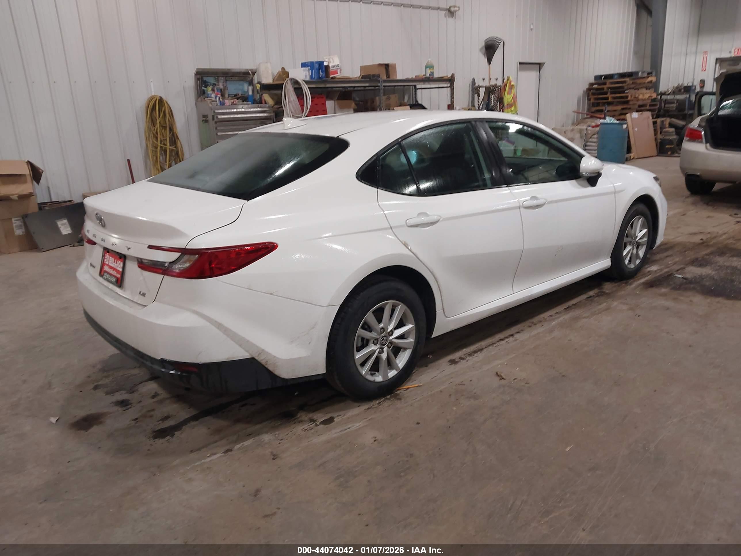 TOYOTA CAMRY image 4