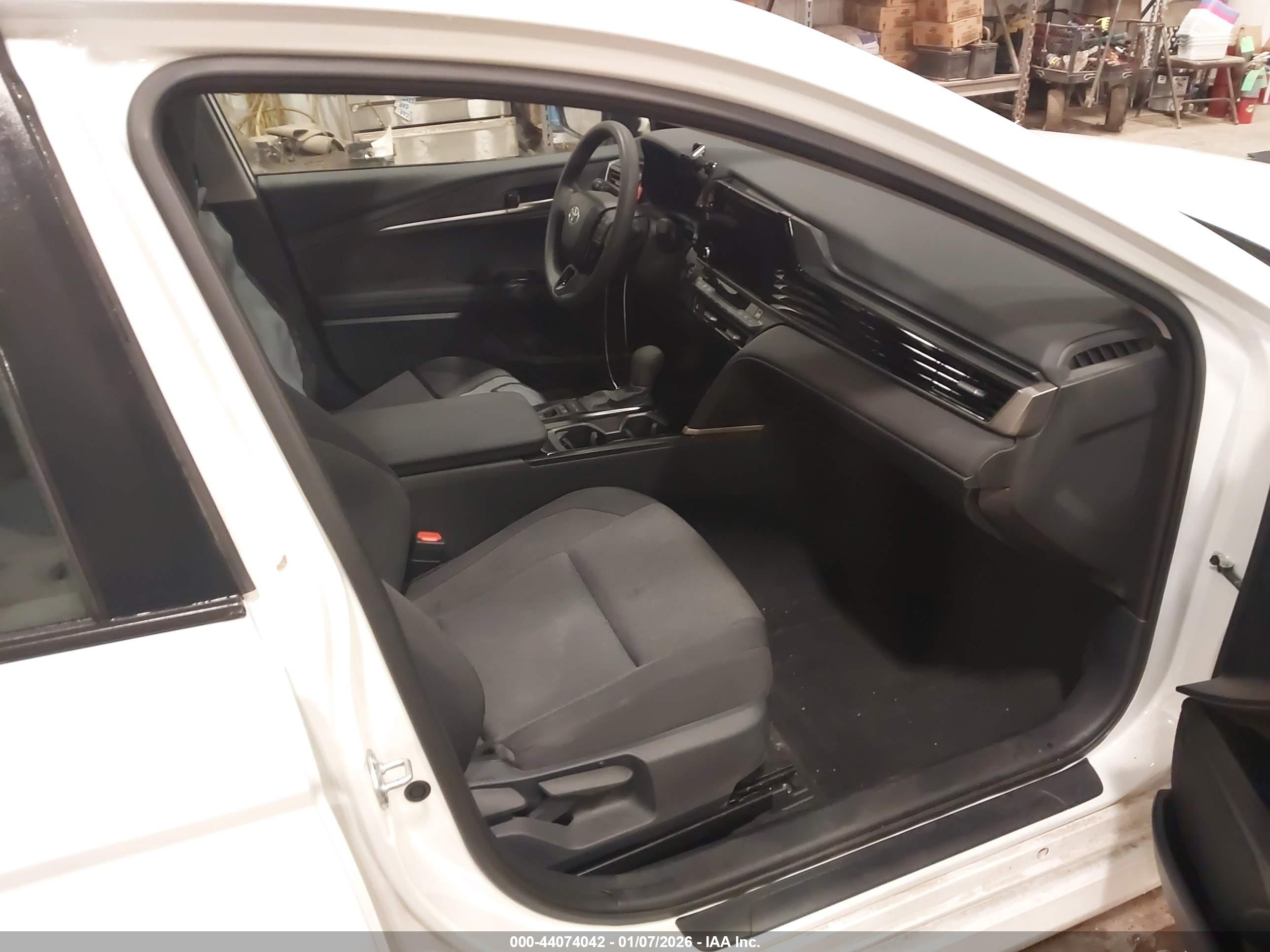 TOYOTA CAMRY image 5
