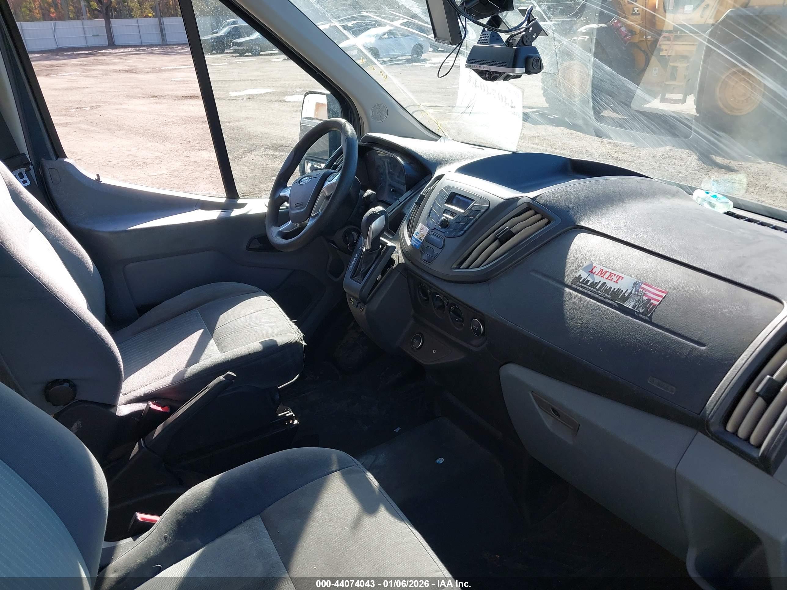 FORD TRANSIT-250 image 5