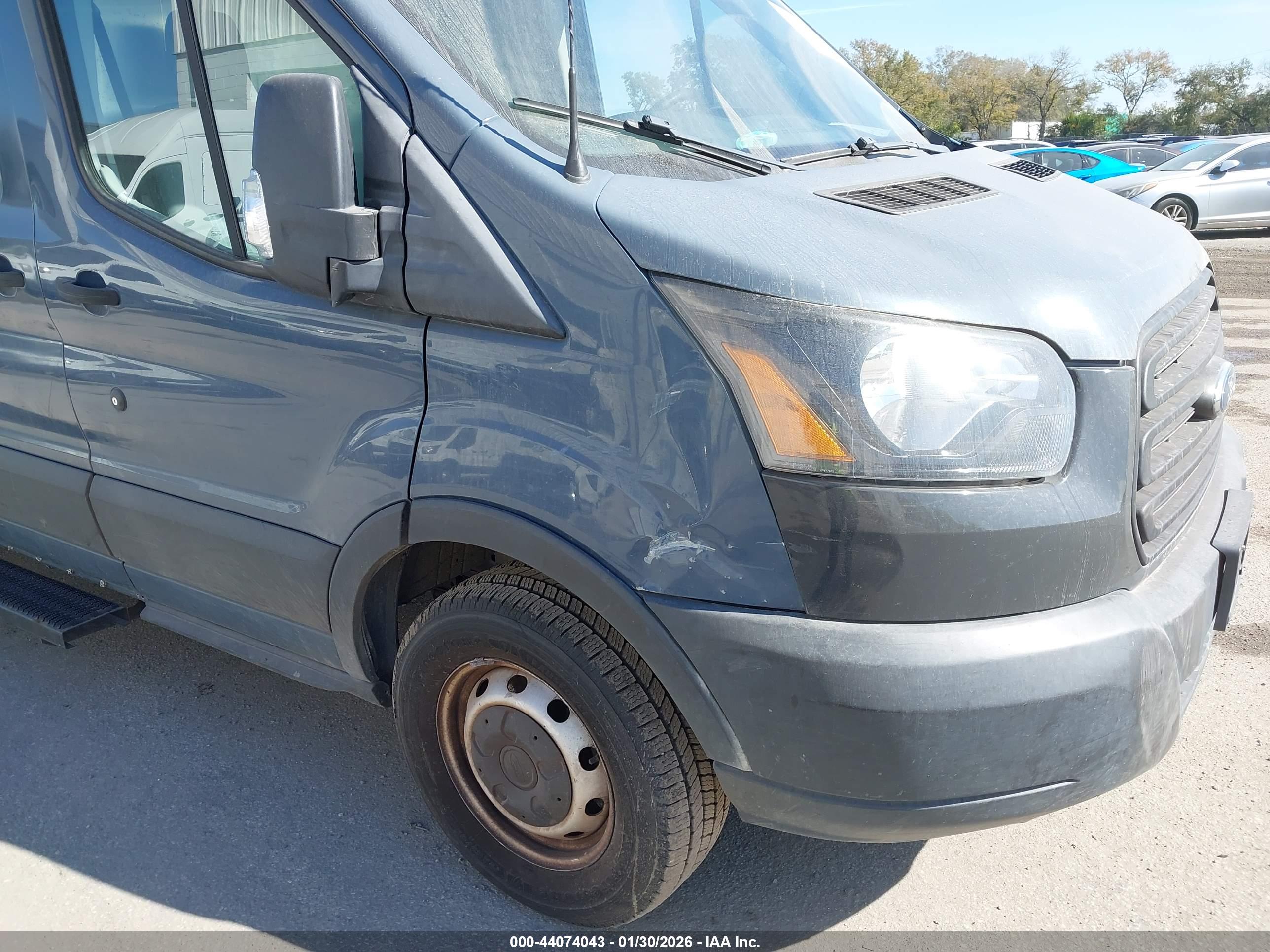 FORD TRANSIT-250 image 6