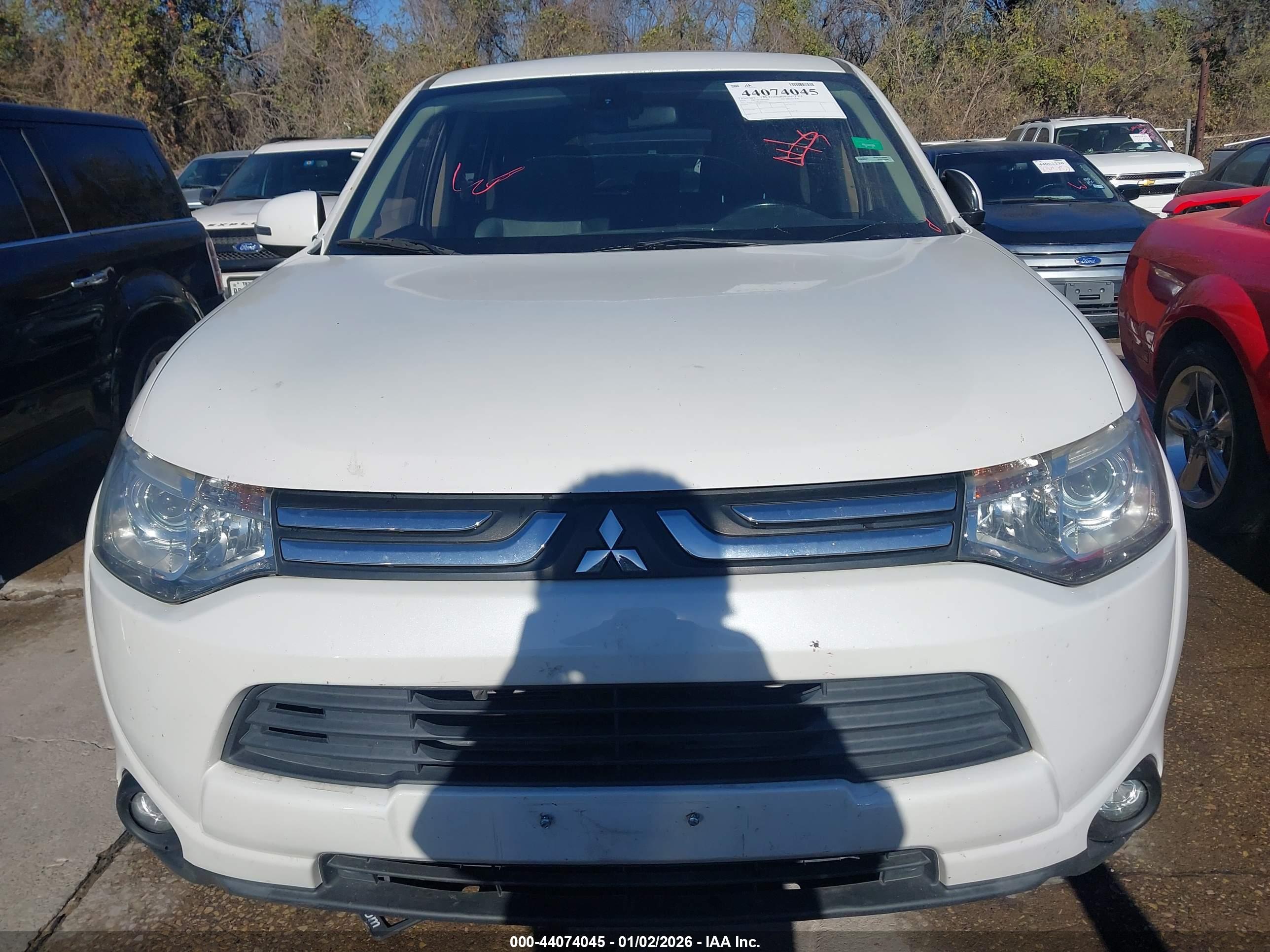 MITSUBISHI OUTLANDER image 6