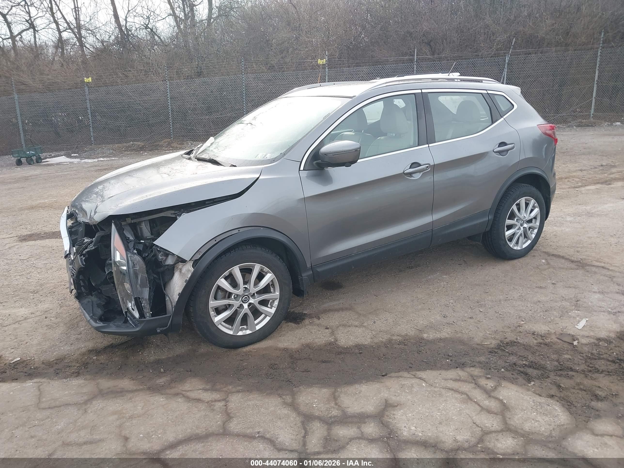 NISSAN ROGUE image 2