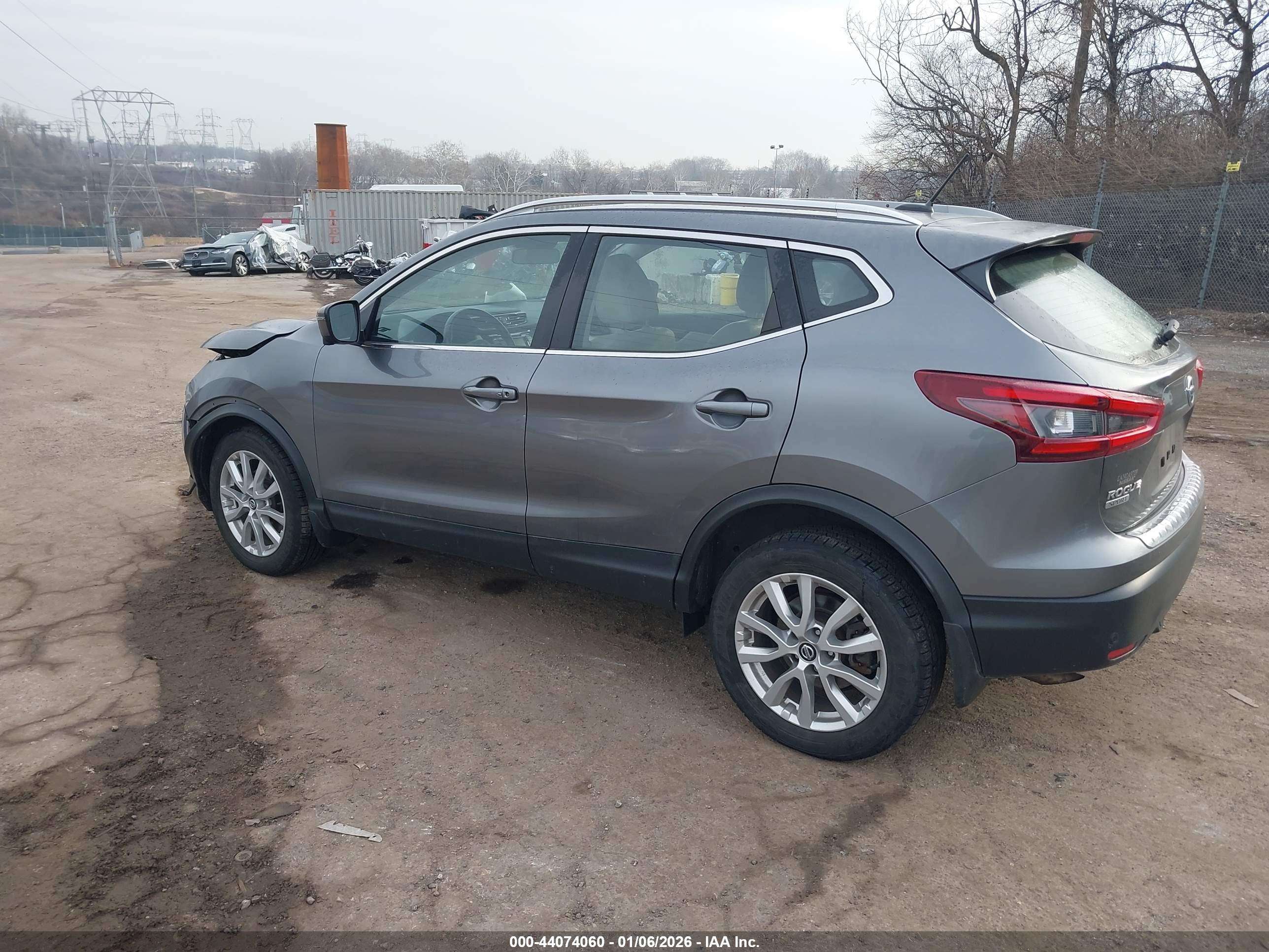 NISSAN ROGUE image 3