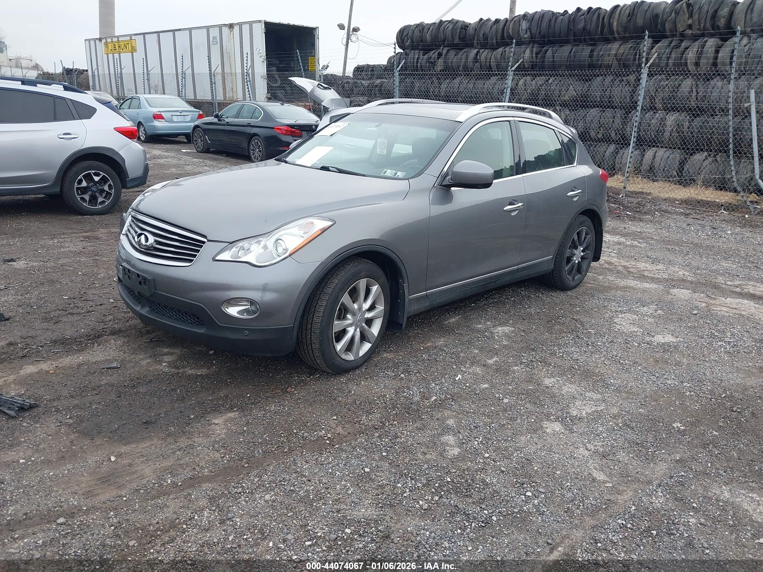 INFINITI EX35 image 2